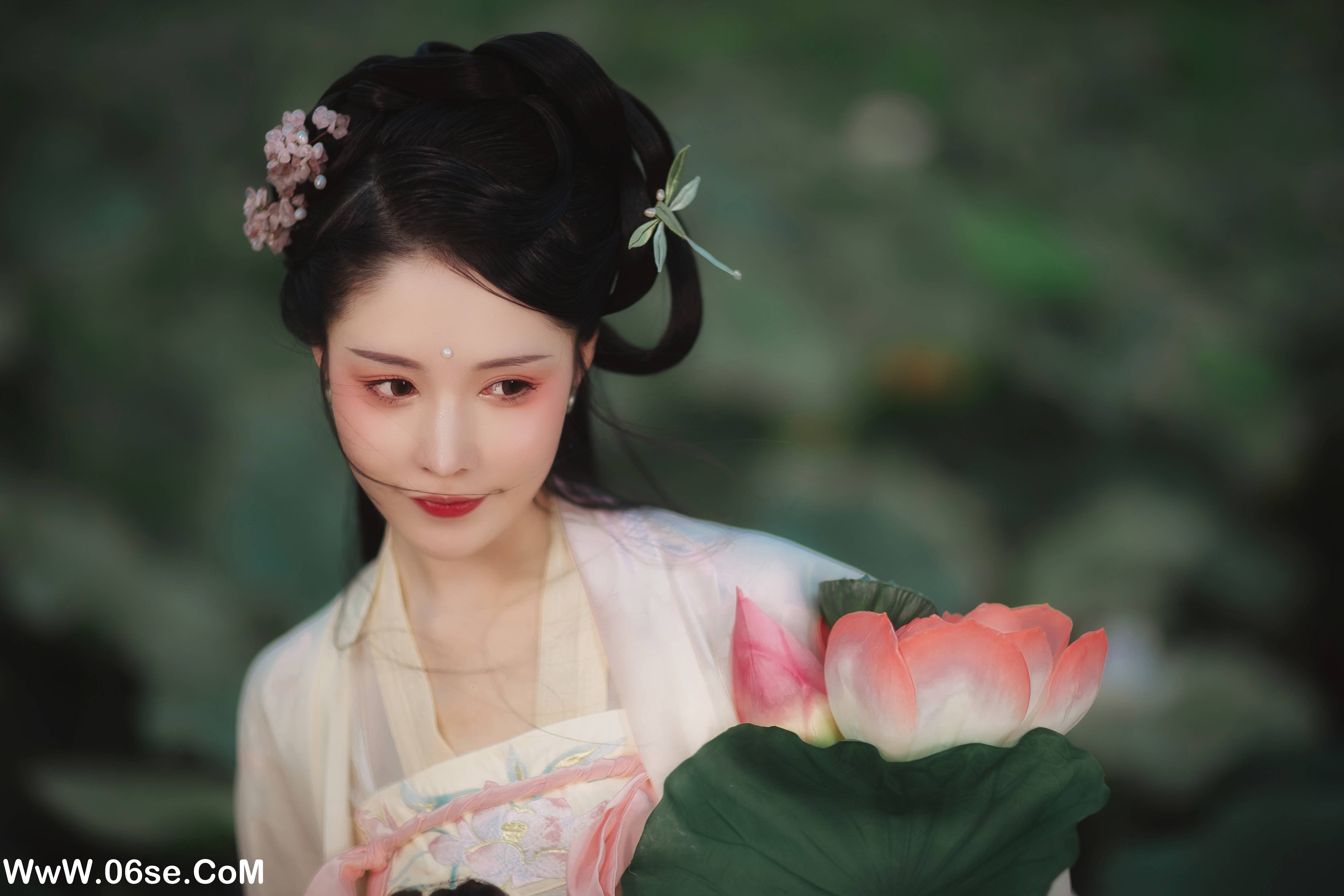 图片[17]-[YITUYU艺图语]2022.01.03 荷 葵花花花儿[20+1P／112MB]-六色网