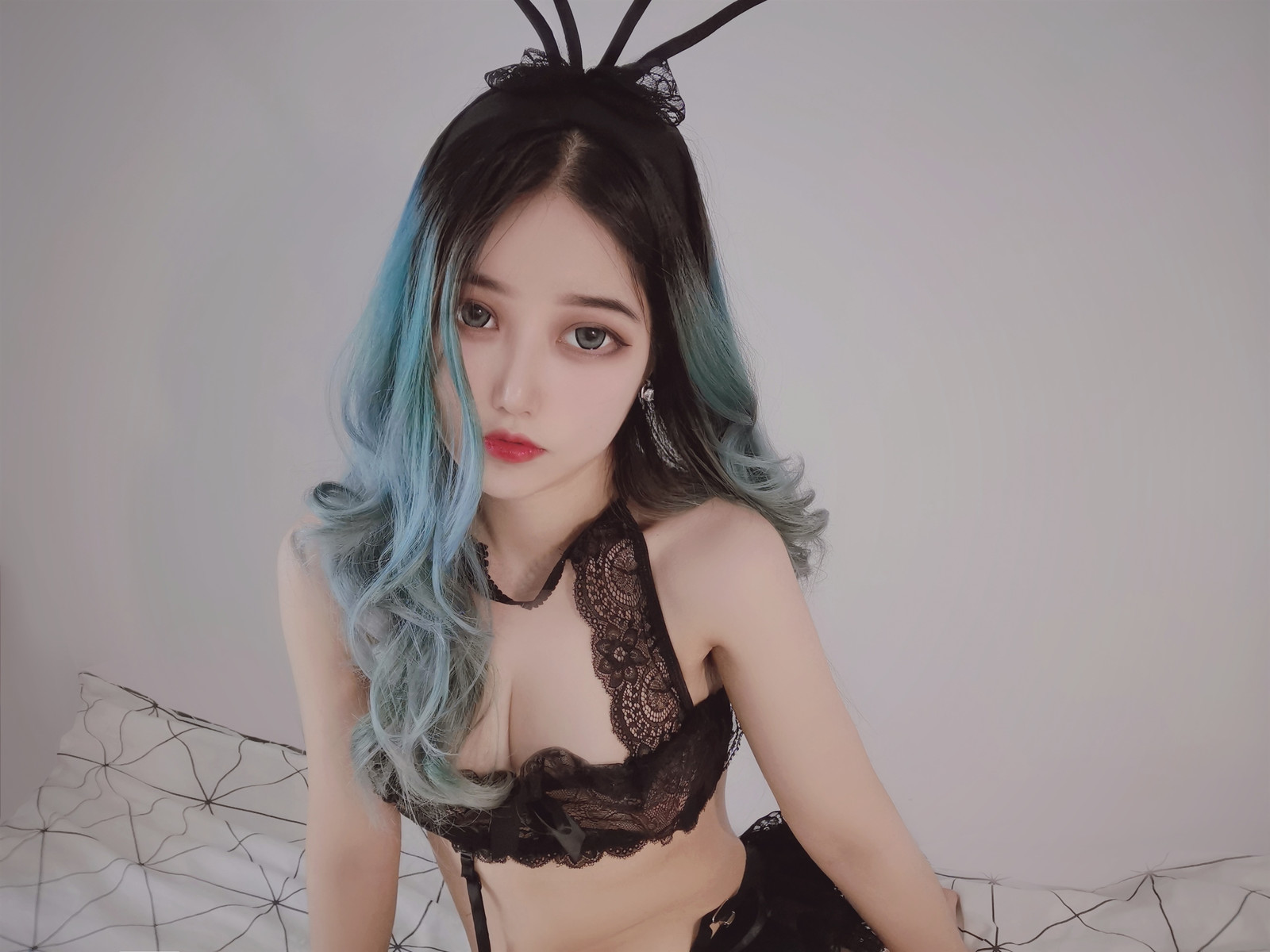 Cosplay eloise软软 小粉盒黑兔子 18