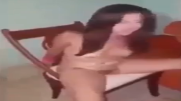Joven sumisa y  comida de coño con nada