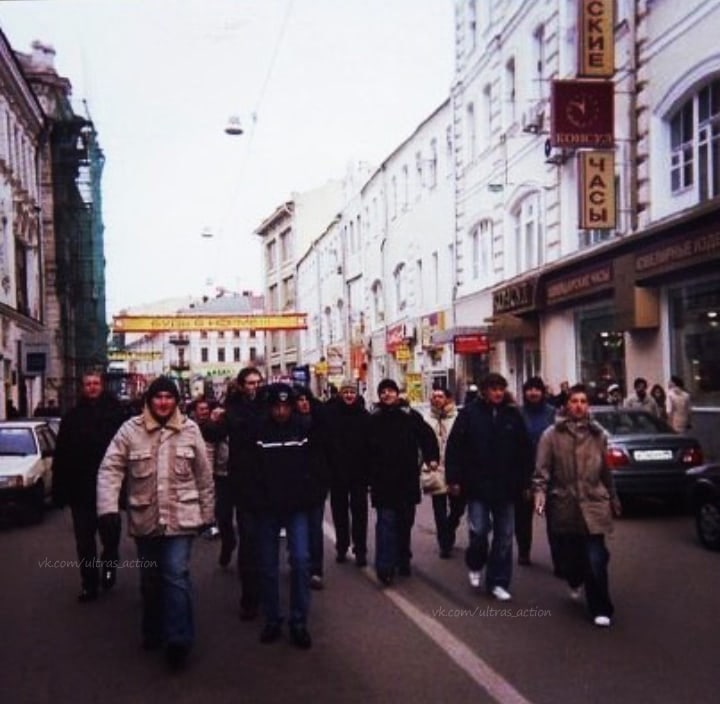 2004 год фото. Москва 2003. На улицах Москвы 2003 год. Россия 2004 год улицы. День города Москвы 2003.