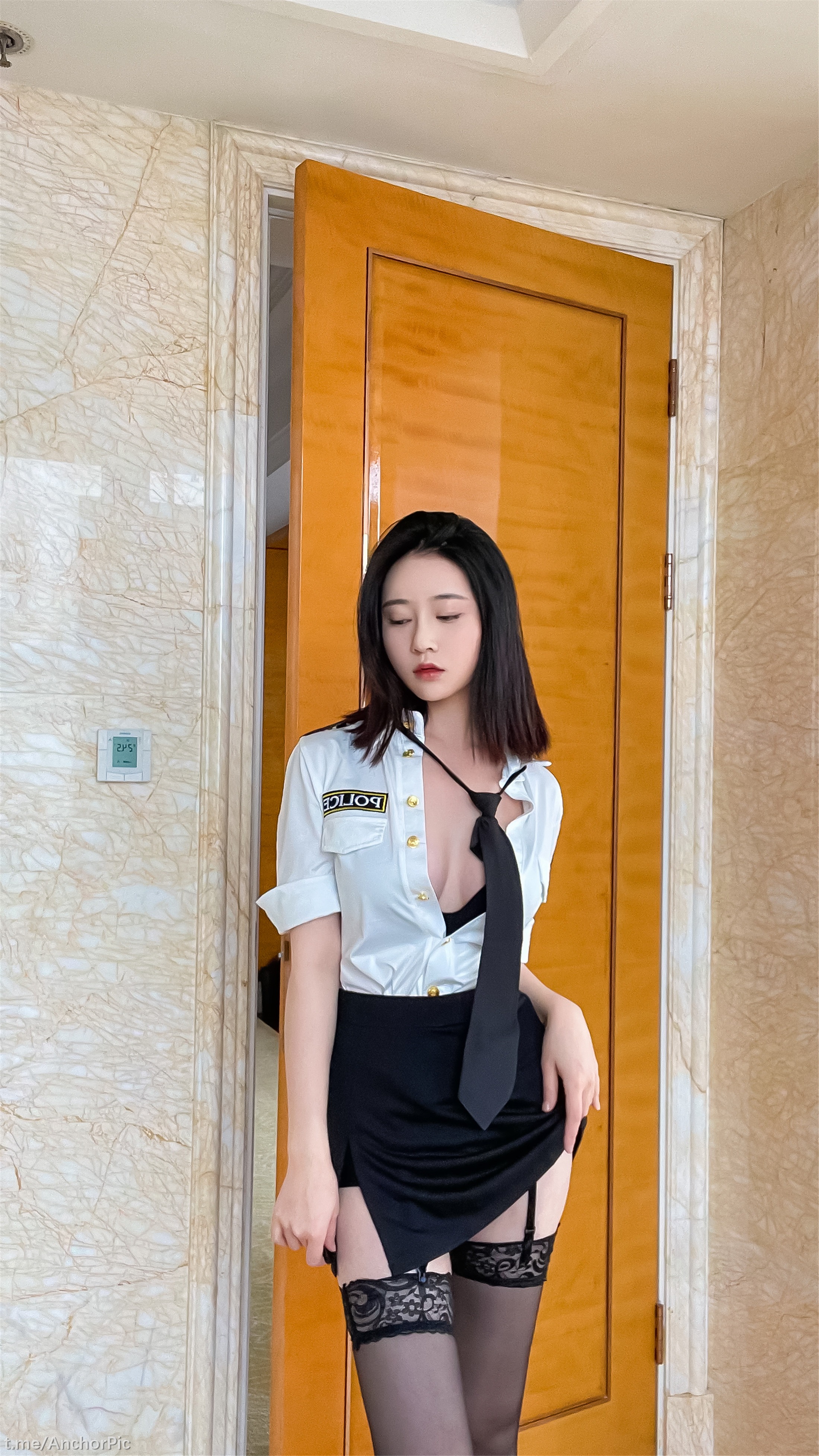 年年 - 涩女警 82P 11