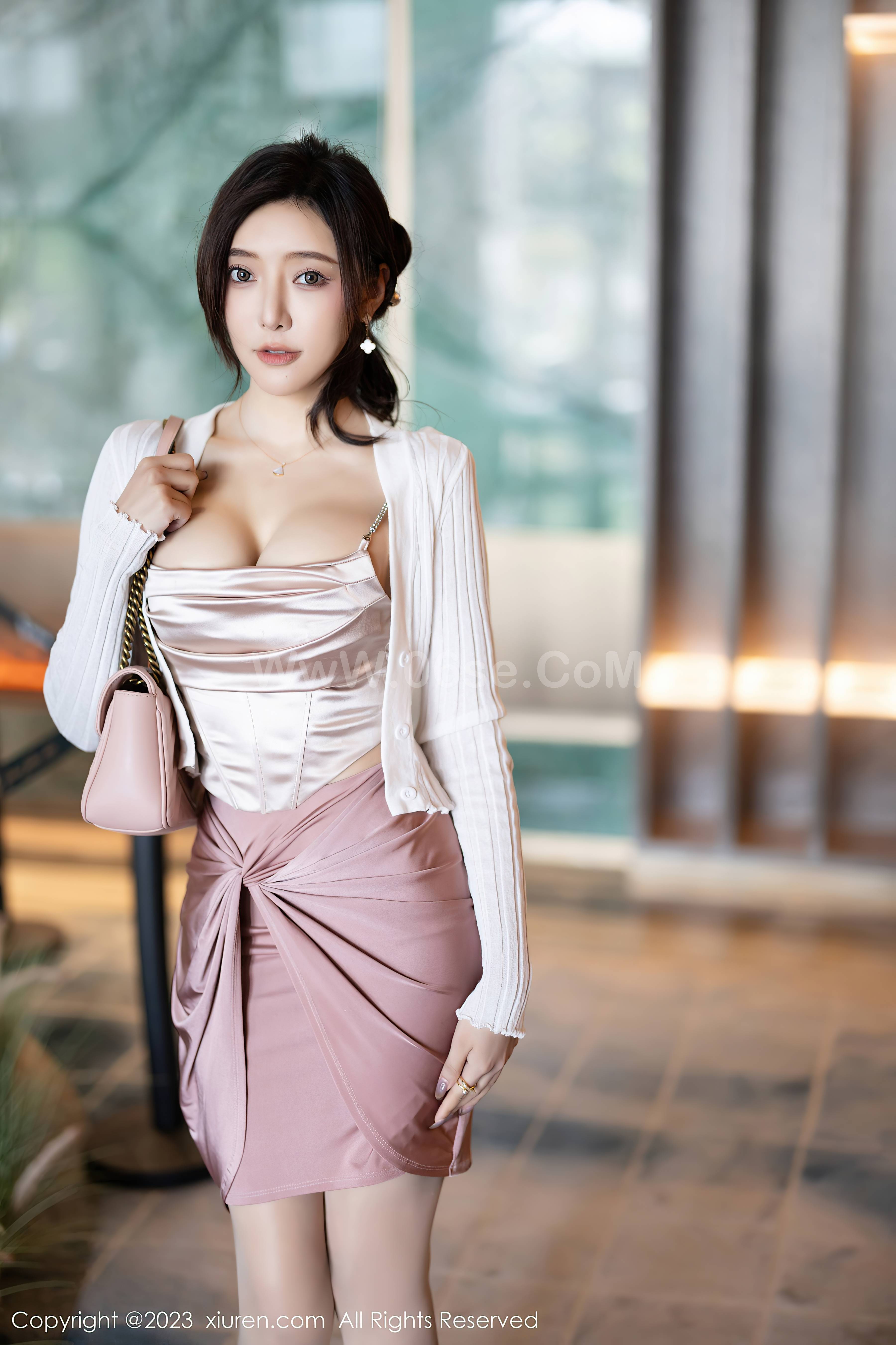 图片[2]-[Xiuren秀人网]2023.11.09 NO.7640 王馨瑶yanni[88+1P／716MB]-六色网
