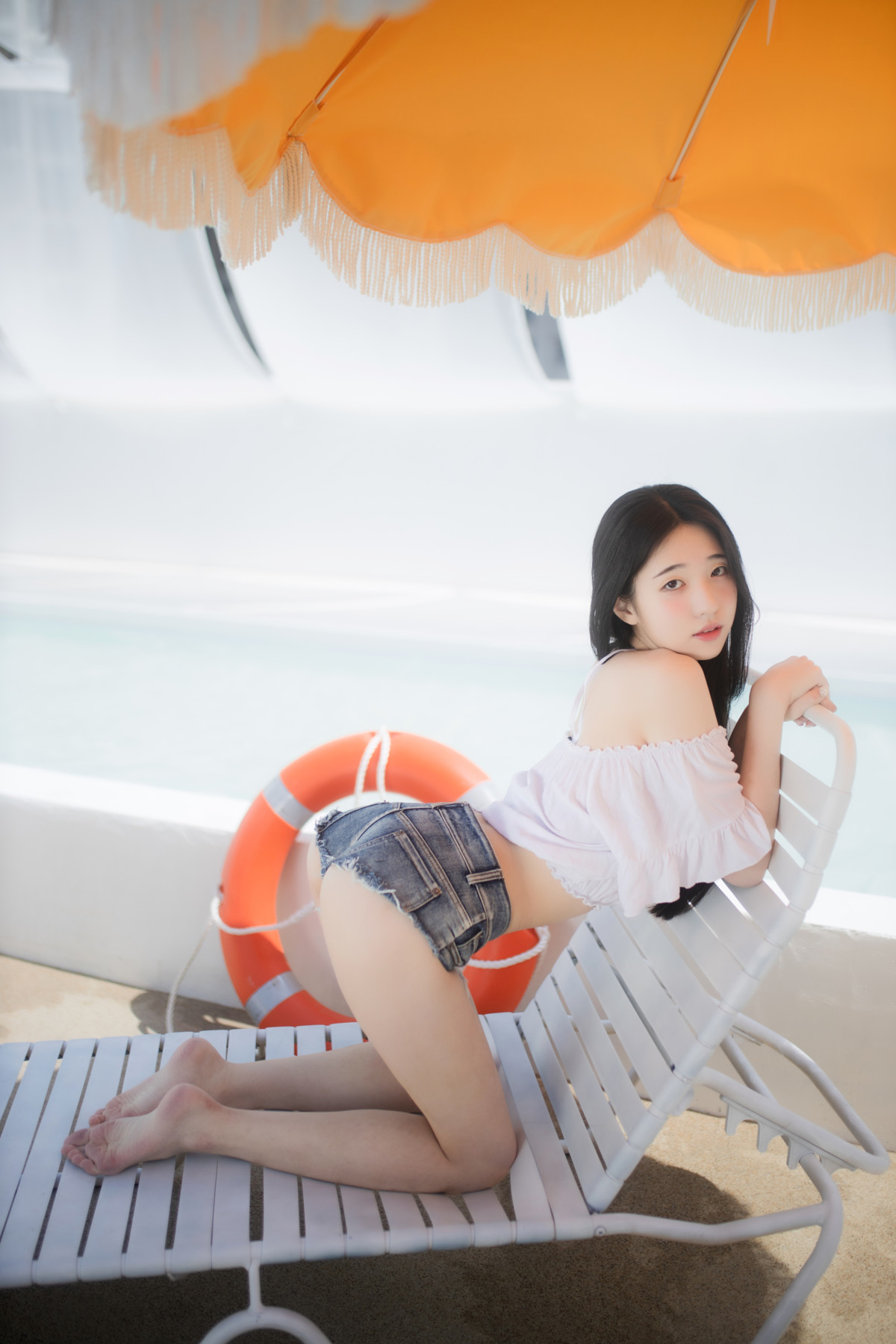 Yeon Woo 연우, Mini Photobook “Vacation” 1