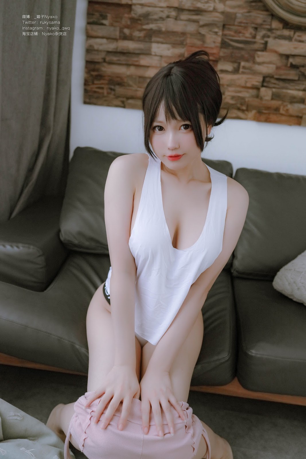 Cosplay Nyako喵子 隣のやばいお姉さん 背心 33