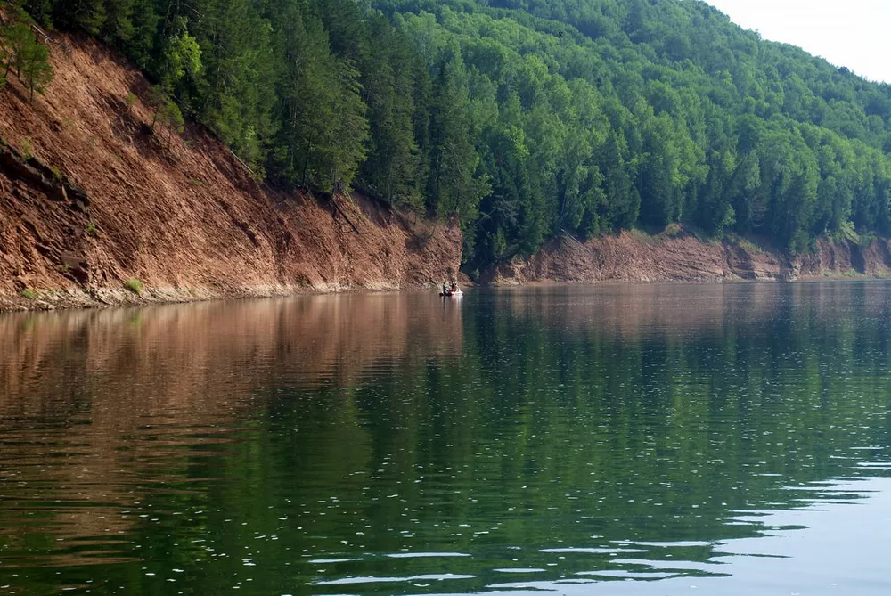 Река большой пит Красноярский край. Река Енисей. Подводный мир реки Енисей. Река Енисей табличка.