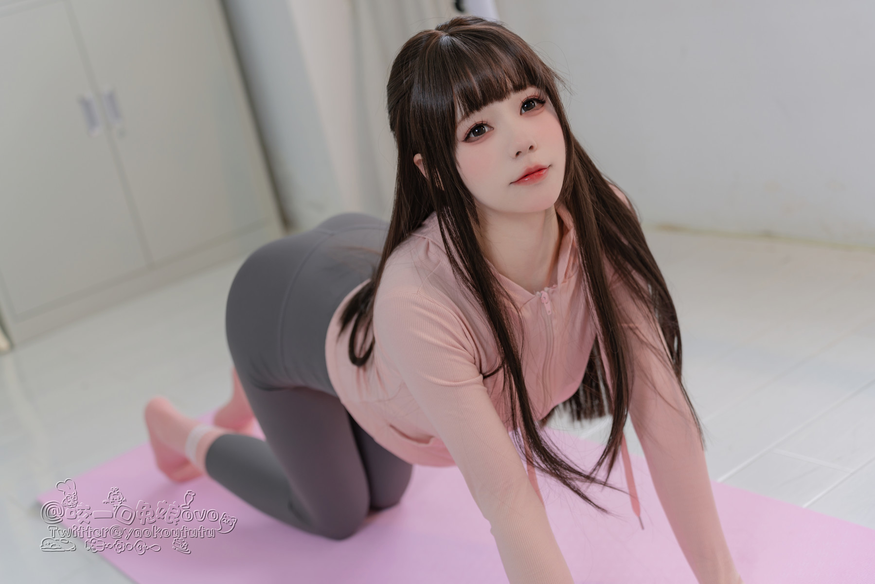 Cosplay 黏黏团子兔 兔娘瑜伽私教课 13