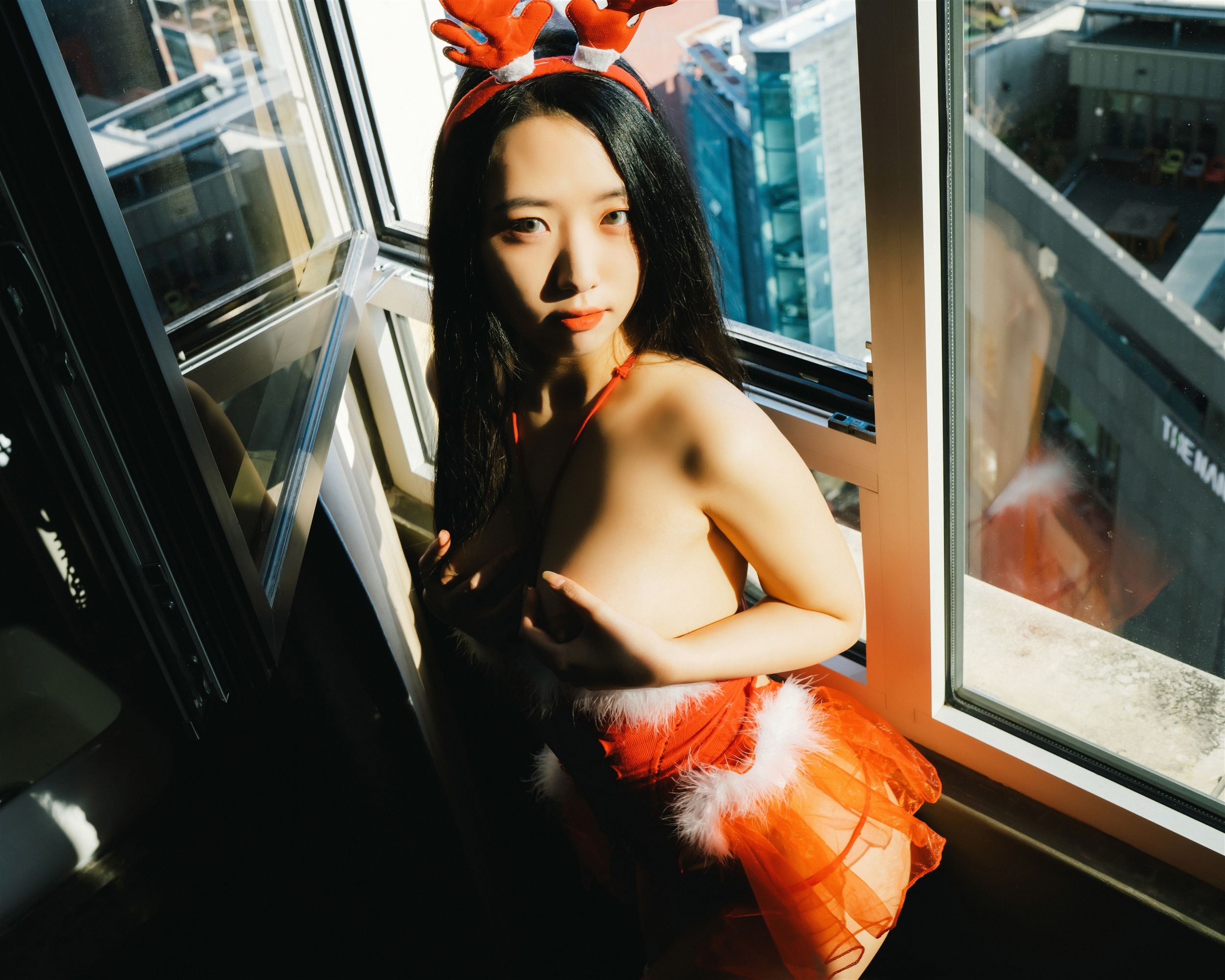 [Moon Night Snap]Dame (담): “섹시한 산타걸” 60P 23