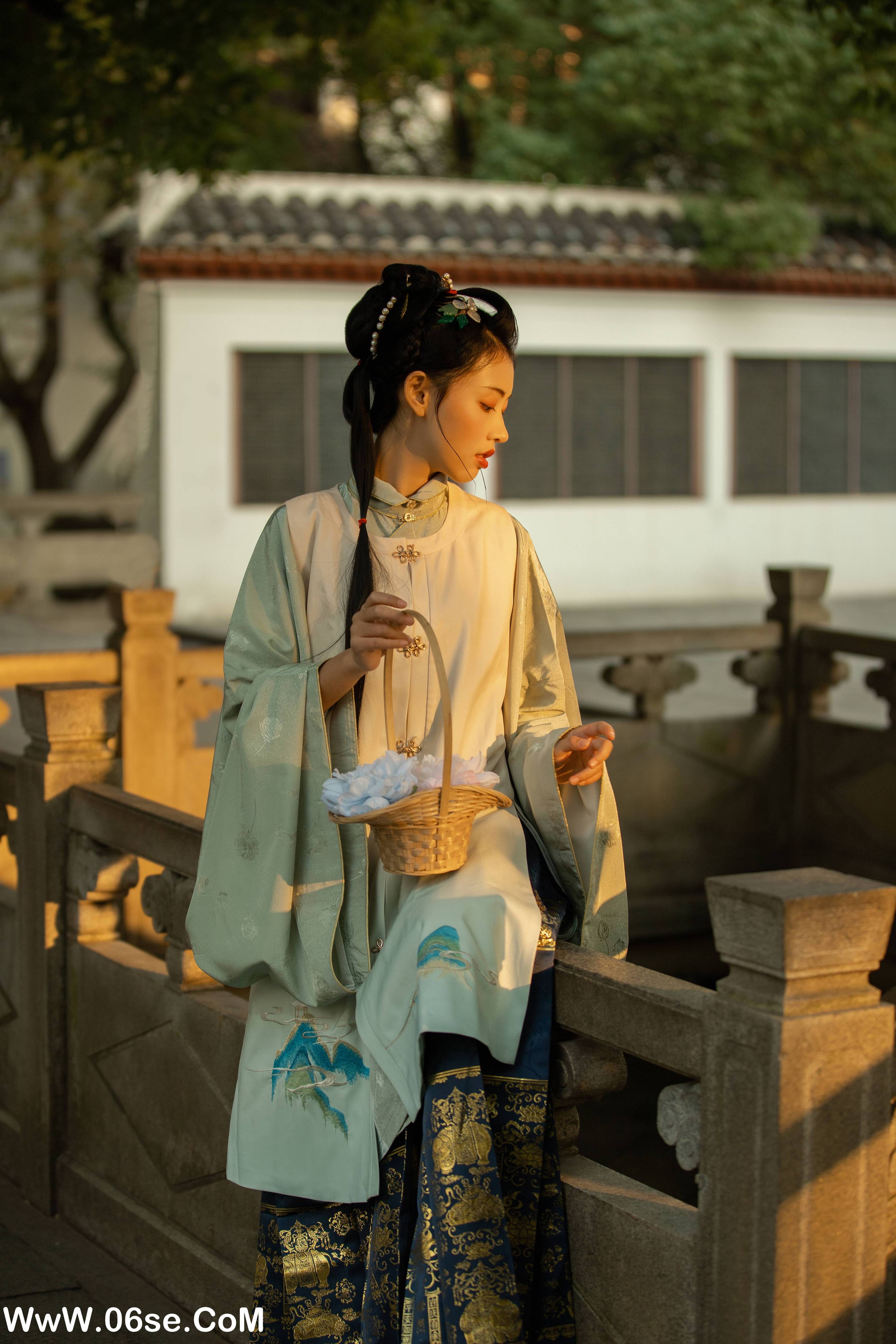 图片[7]-[YITUYU艺图语]2022.08.28 春雨杏花急急落 日落欣橙[26P／422MB]-六色网