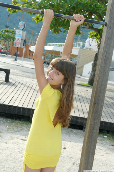 [Image: 2f4121b1a171e11cb2a20.jpg]