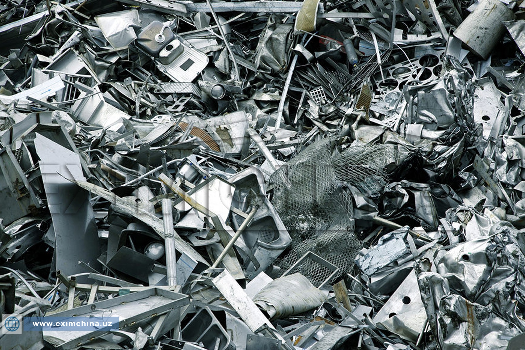 Metal recycling. Лом алюминия. Переработка металла. Металлические отходы.