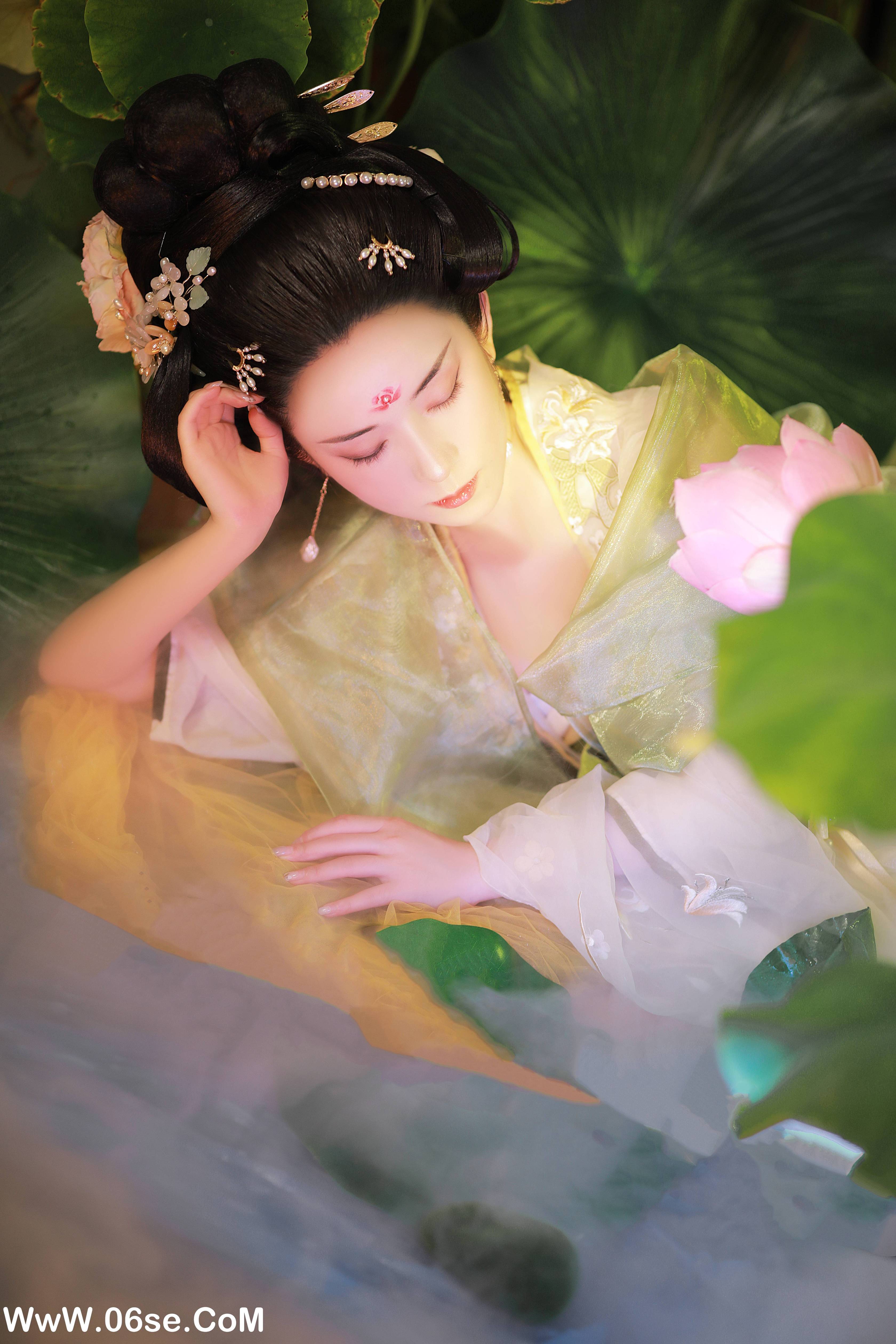 图片[10]-[YITUYU艺图语]2022.09.09 云想衣裳花想容 也清秋[31+1P／681MB]-六色网