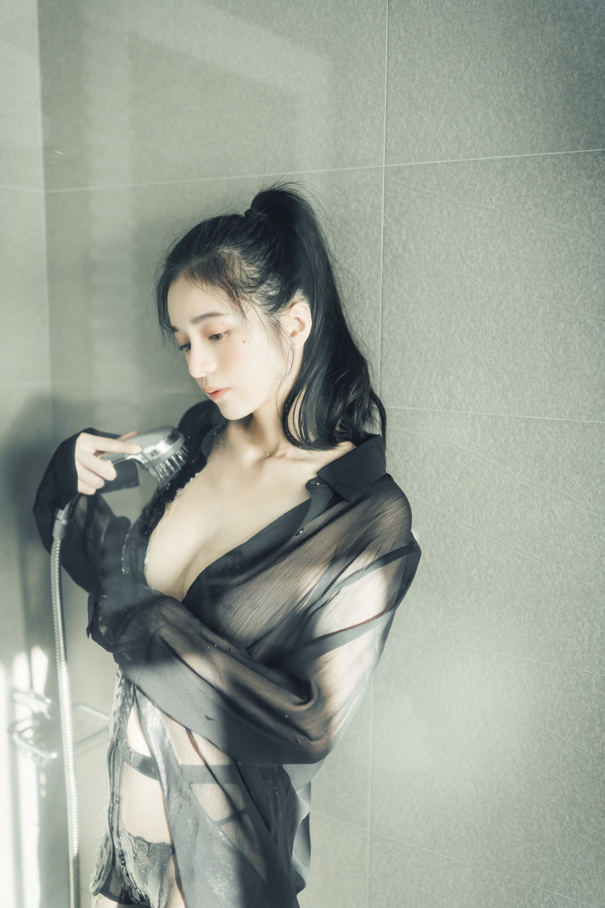 JVID精品 🔞仙仙辰 透明罩衫 透明駱駝蹄內褲 濕潤黑絲 我的女友 這次有點色😈有點甜 Set.02 26