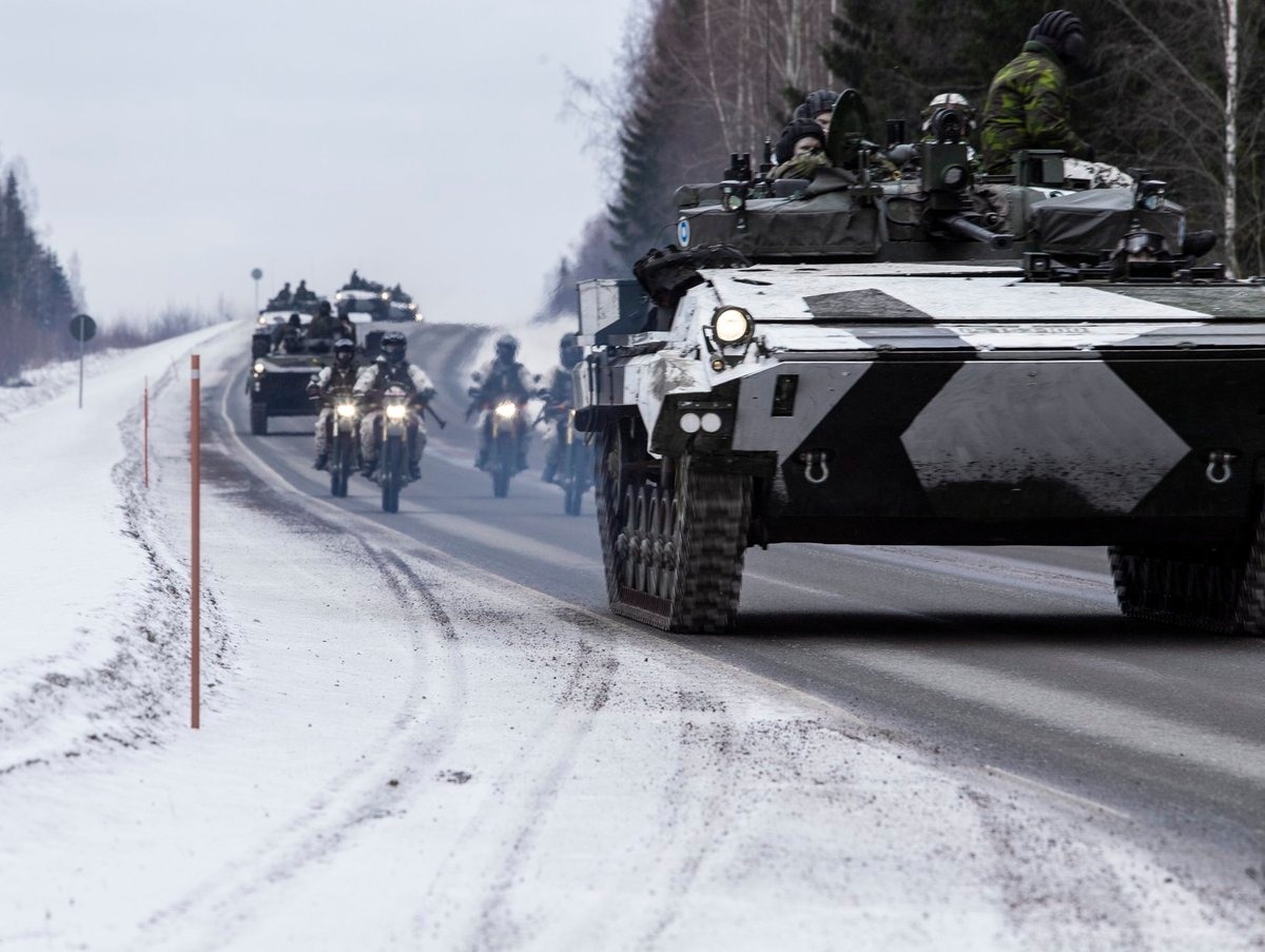 Финляндия войска. ITPSV 90. БМП-2 В финской армии. МТ-ЛБ Finnish Army. Армия Финляндии БМП.