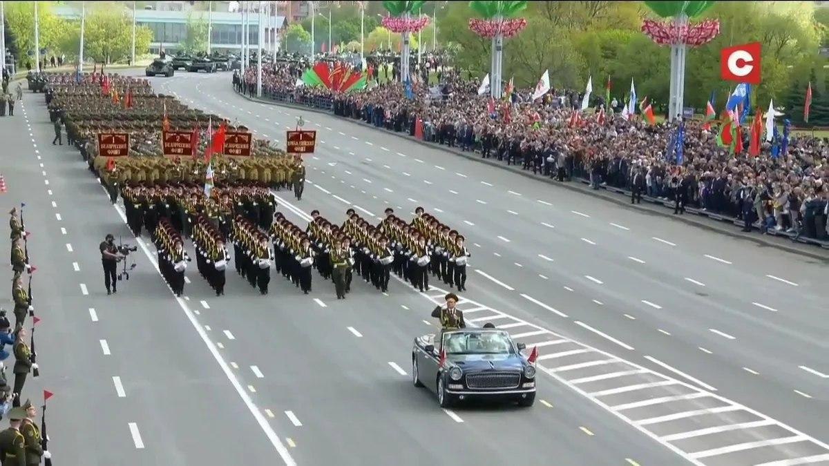 Фото лукашенко на параде 9 мая