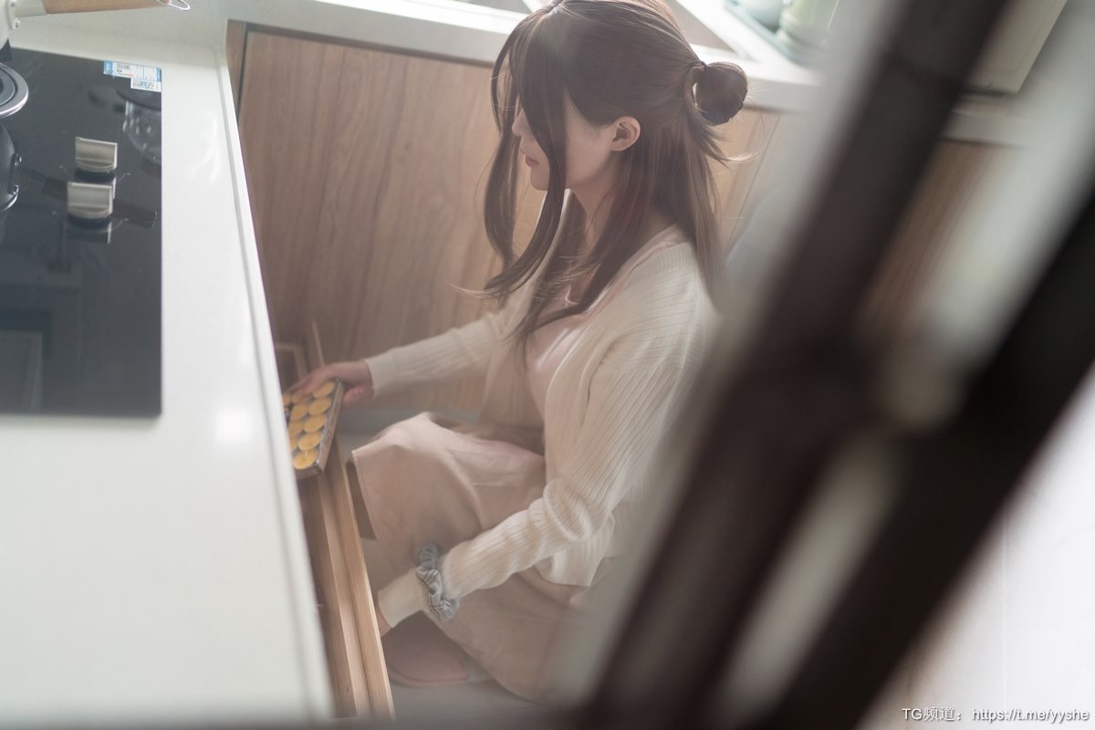 [Cos]眼酱大魔王- 人妻丝袜红茶[57P] 31