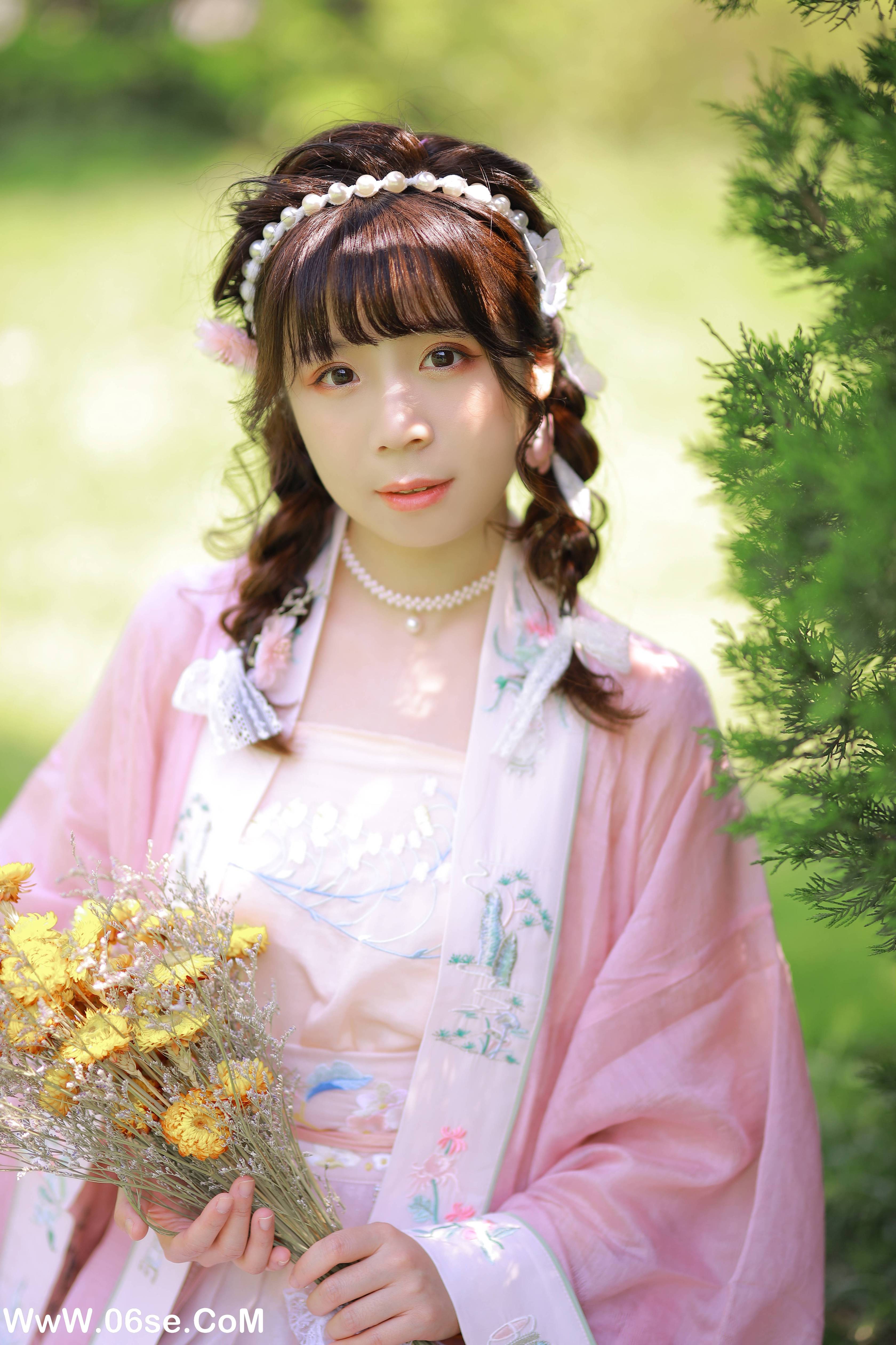 图片[21]-[YITUYU艺图语]2022.08.20 吻花香 Suky喜欢软绵绵毛茸茸的团子[25+1P／205MB]-六色网