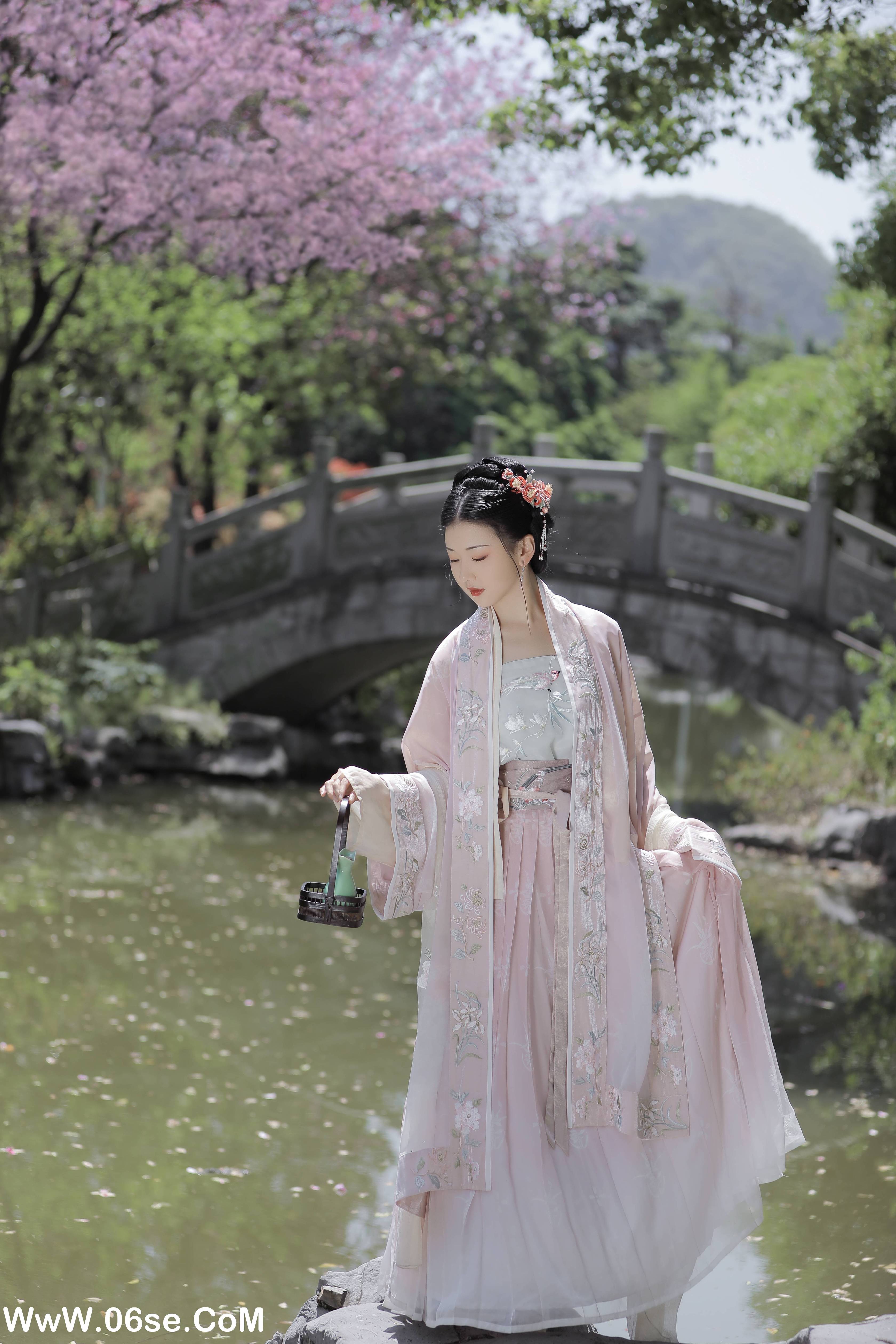 图片[15]-[YITUYU艺图语]2022.06.03 落花风 酸辣湯兒[27P-376.03MB]-六色网