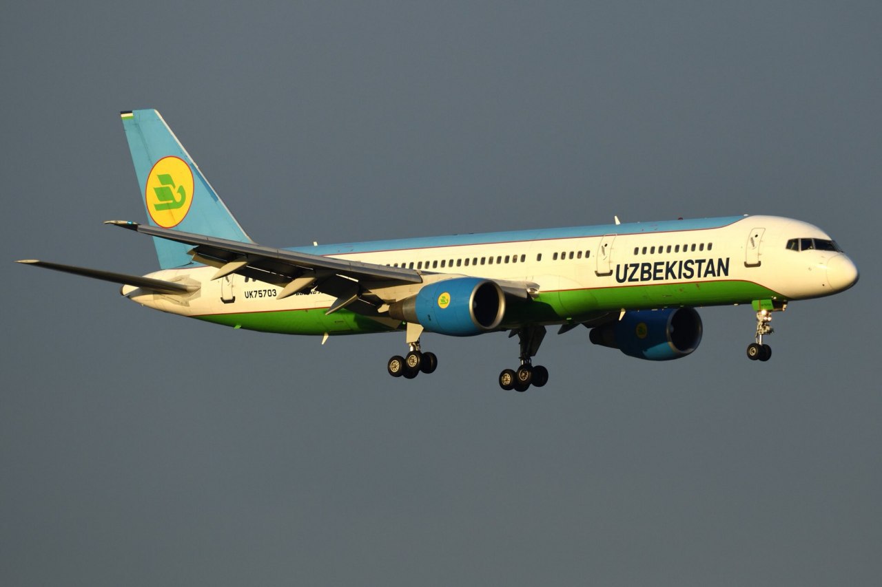 Авиакомпания ташкент. Uzbekistan Airways Боинг 757. Самолет ил 86 Узбекистан Эйрвейс. Ил-114 хаво йуллари. Ил 114 узбекские авиалинии.