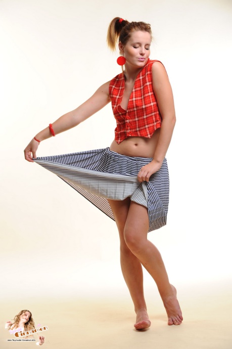 [Image: 32f9324551c4d85cc1dd3.jpg]