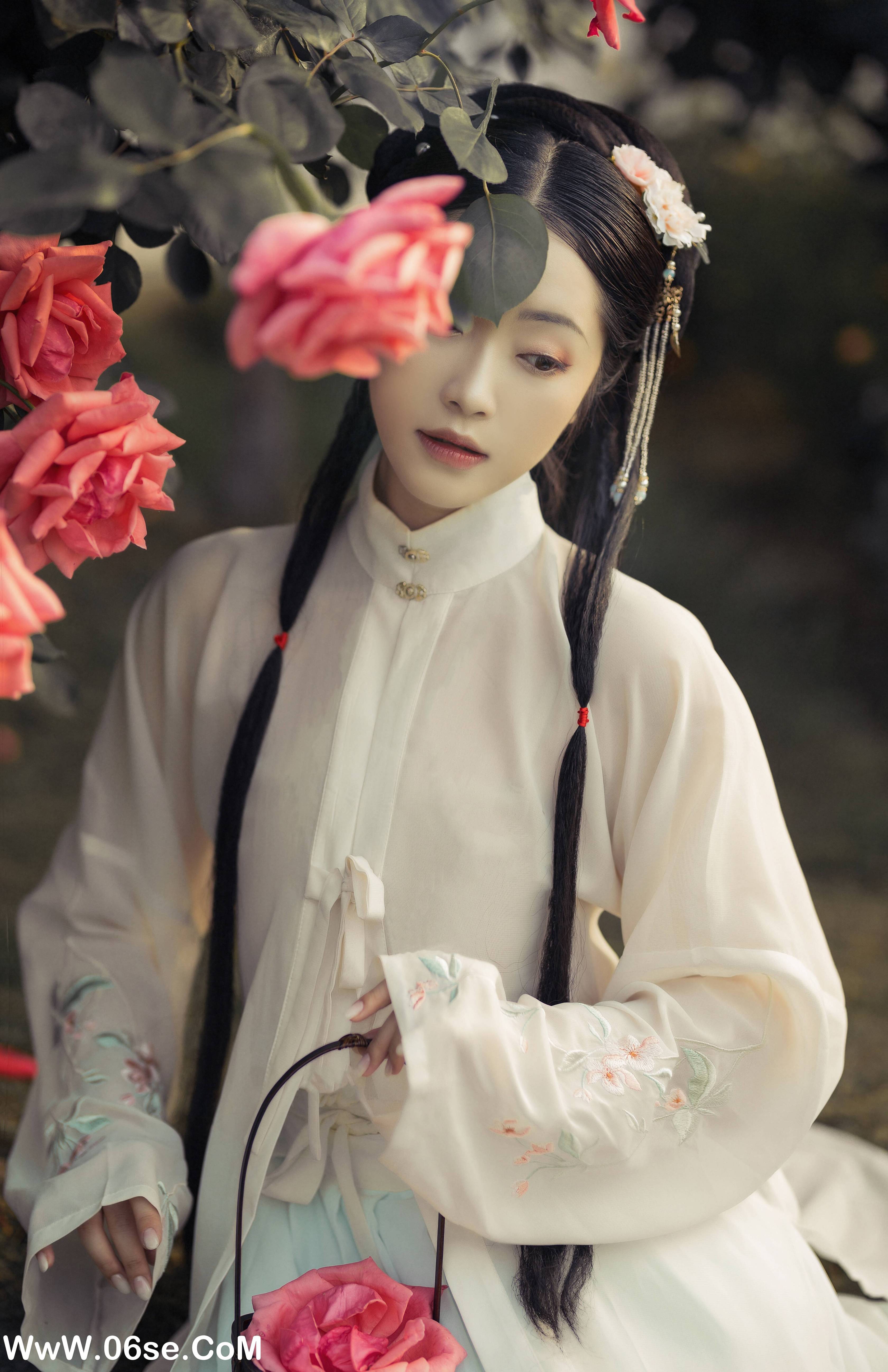 图片[9]-[YITUYU艺图语]2022.08.19 庭院深几许 胡毛毛斯基[20+1P／195MB]-六色网
