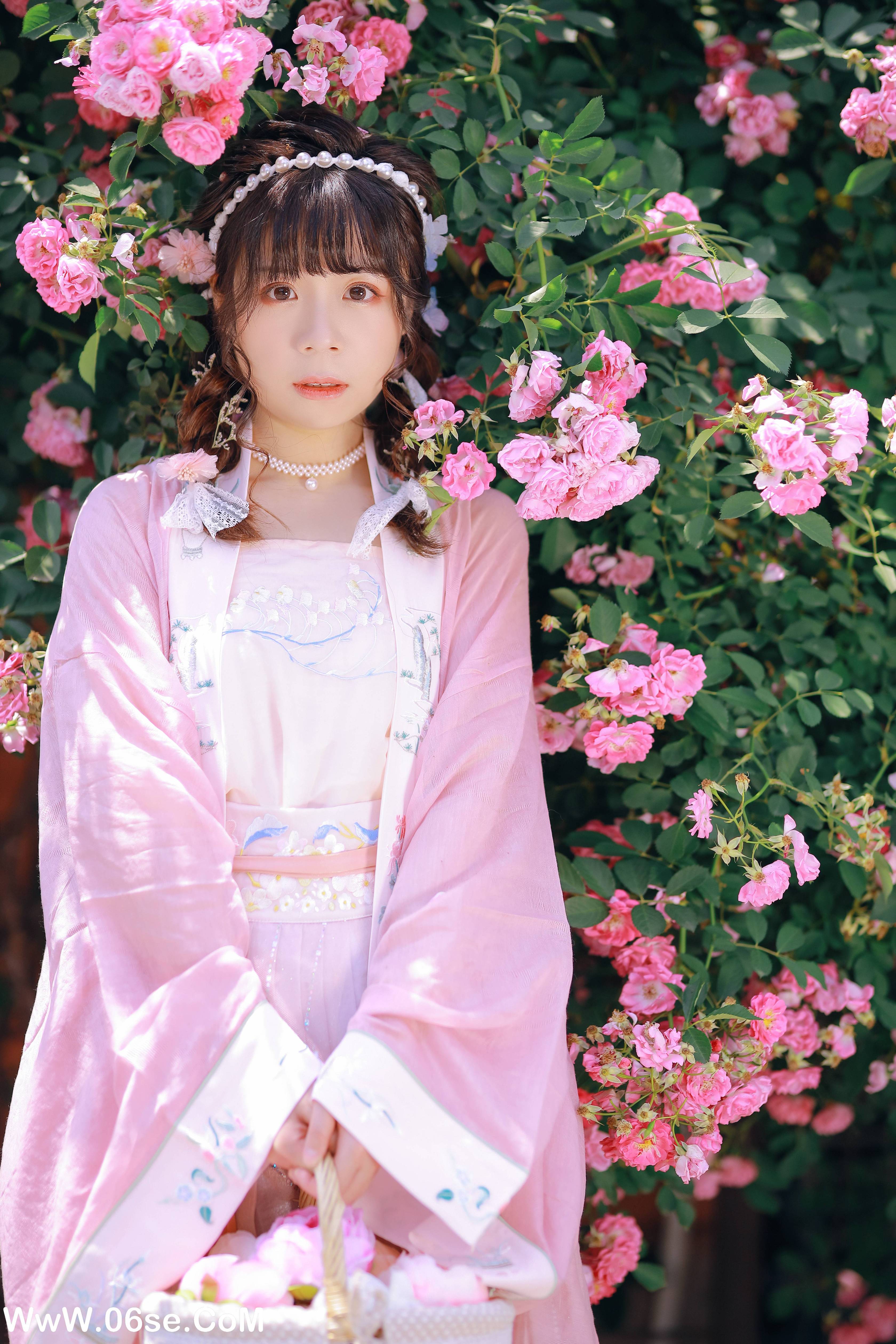 图片[11]-[YITUYU艺图语]2022.08.20 吻花香 Suky喜欢软绵绵毛茸茸的团子[25+1P／205MB]-六色网