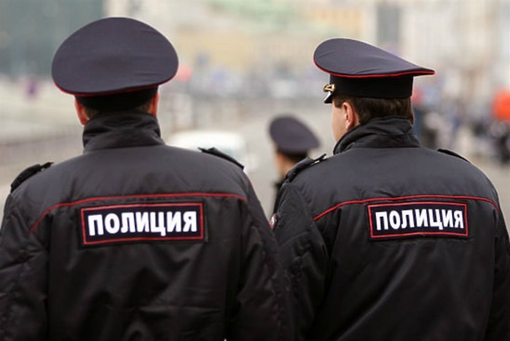 В Хабаровске сотрудники полиции раскрыли кражу имущества автолюбительницы