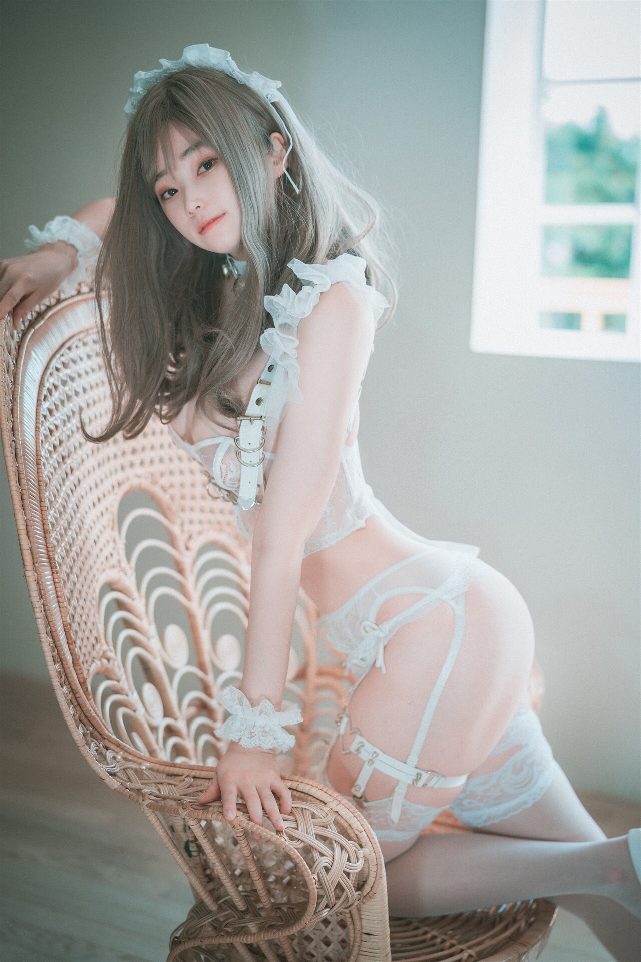 Bambi 밤비, [DJAWA] Reine de Blanc A-Side 33