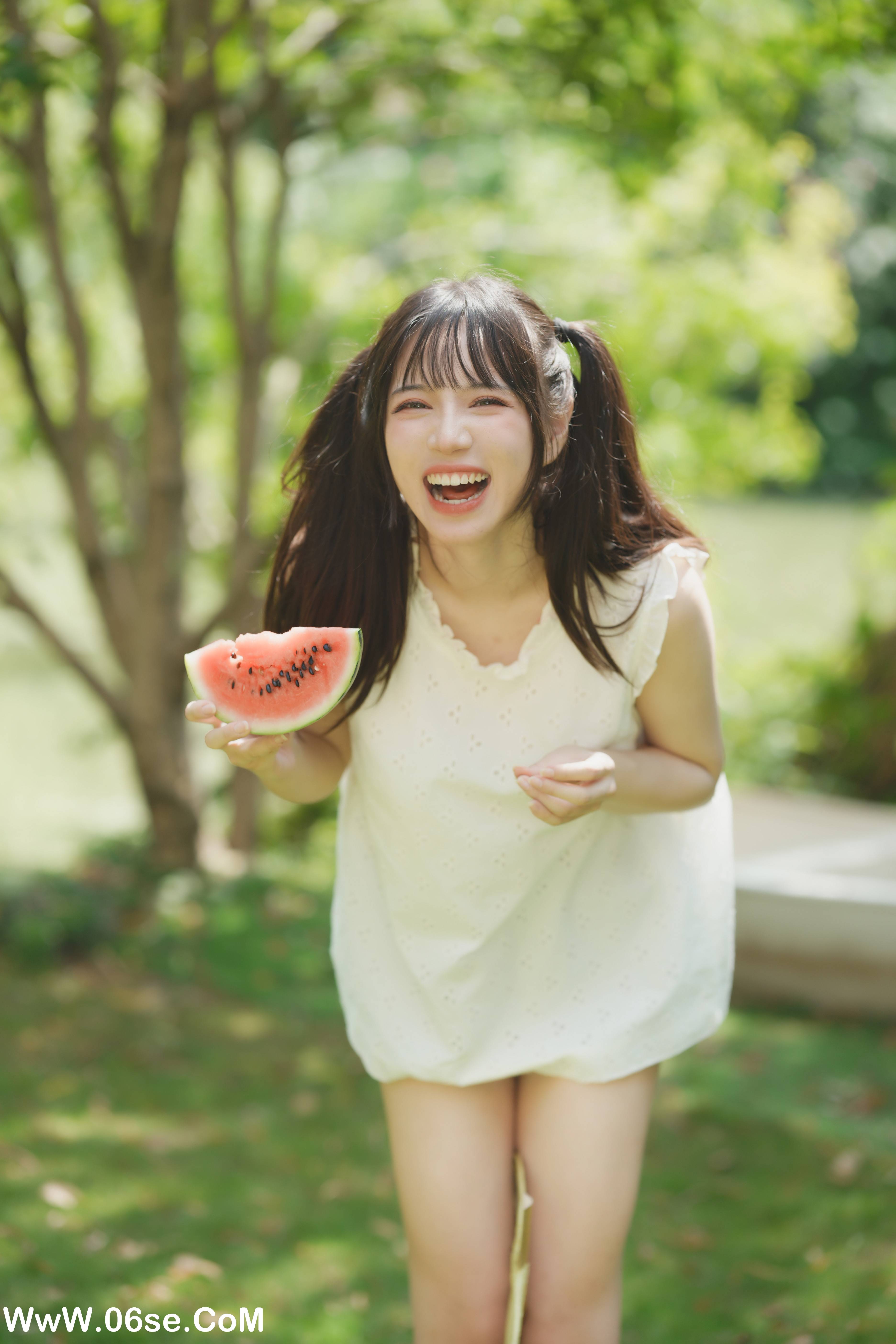 图片[25]-[YITUYU艺图语]2022.09.05 夏日少女与西瓜 贰加六[38+1P／147MB]-六色网