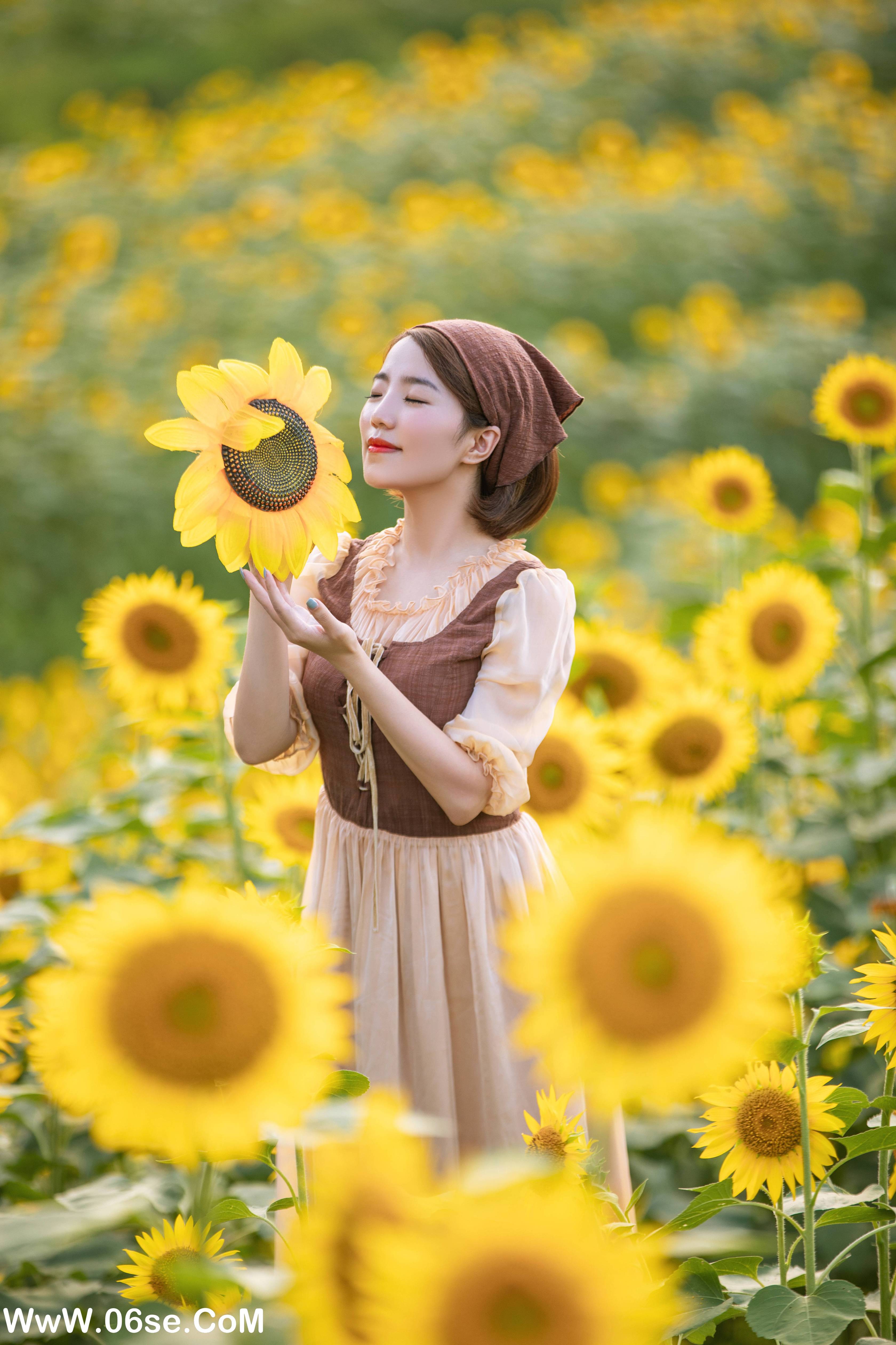 图片[16]-[YITUYU艺图语]2022.09.17 误入梵高的油画世界 冬琴[22+1P／374MB]-六色网