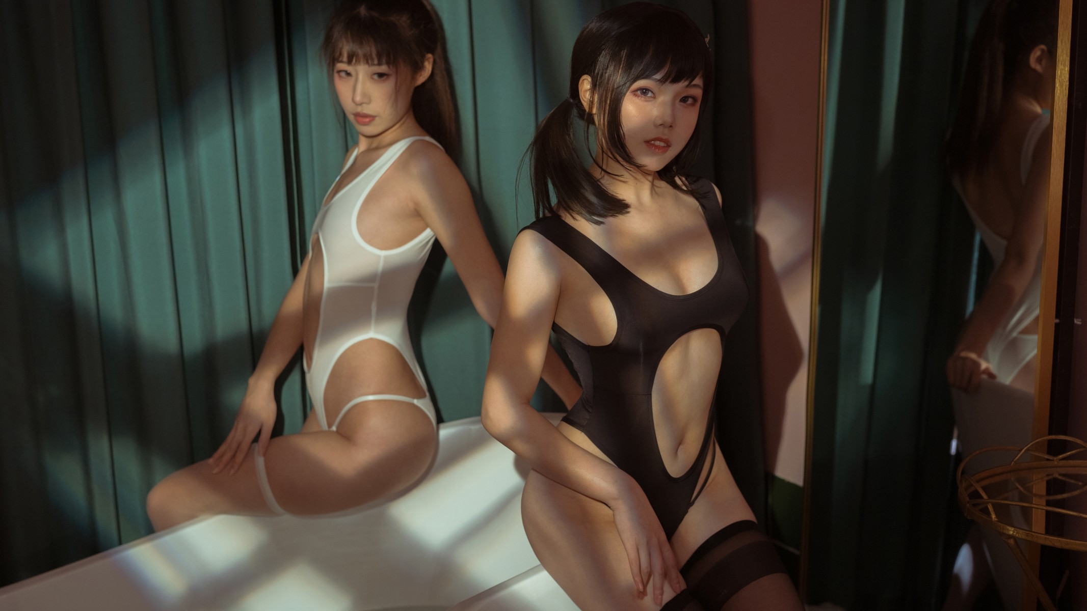 Cosplay 七月喵子 黑白双人浴缸 26