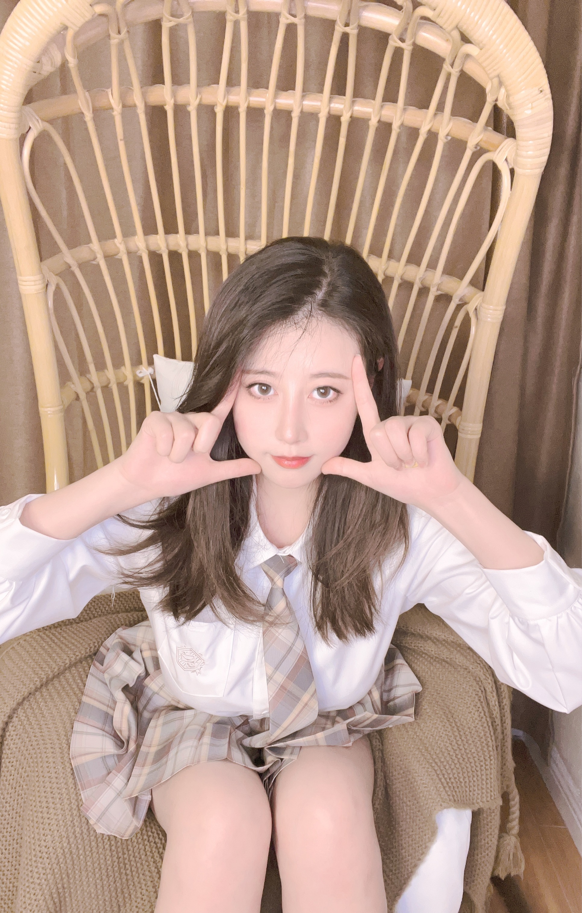 奈汐酱nice 34号自拍本 - JK 53P 133MB 3