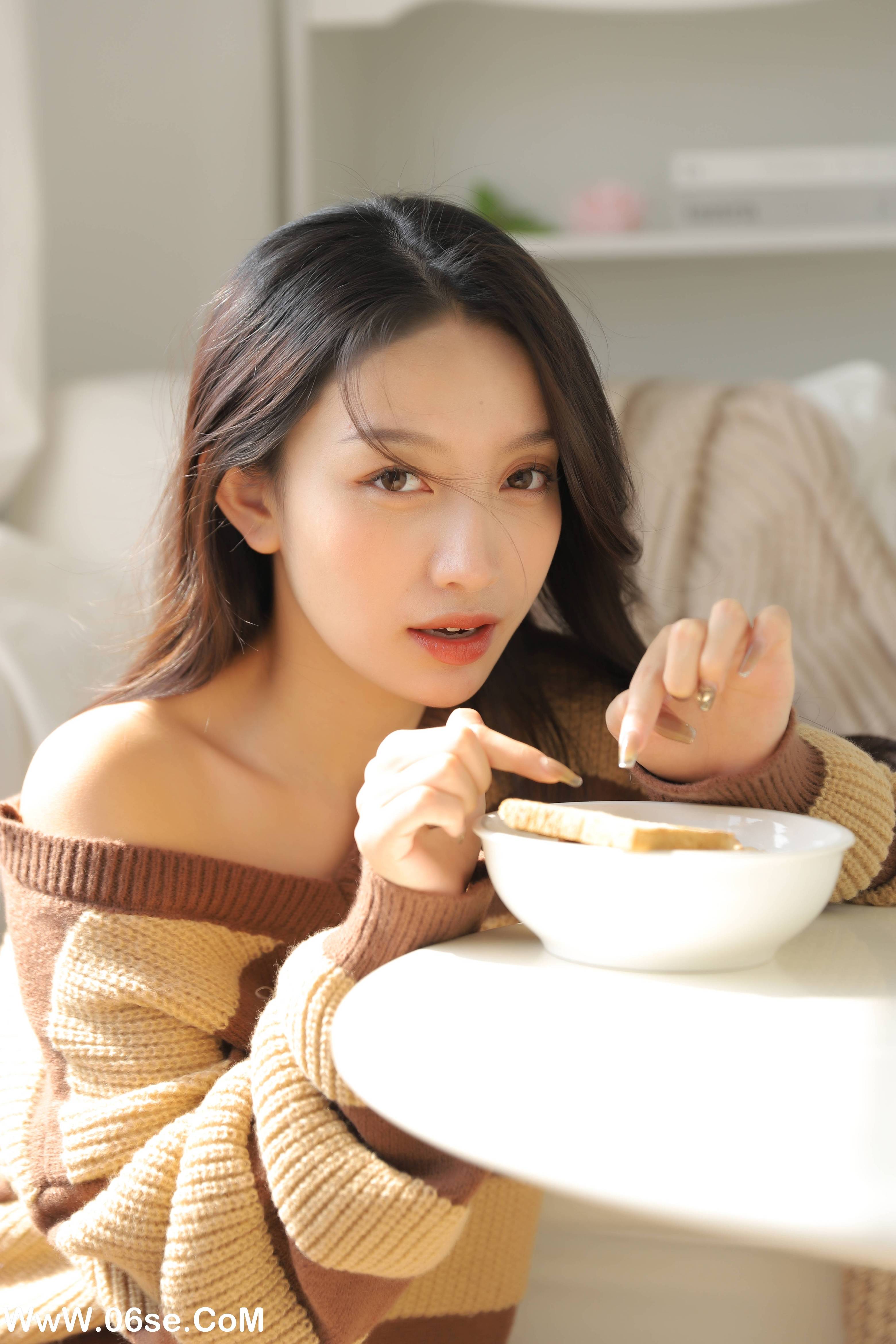 图片[26]-[YITUYU艺图语]2022.11.23 一杯热可可 柠萌婧啊[38+1P／335MB]-六色网