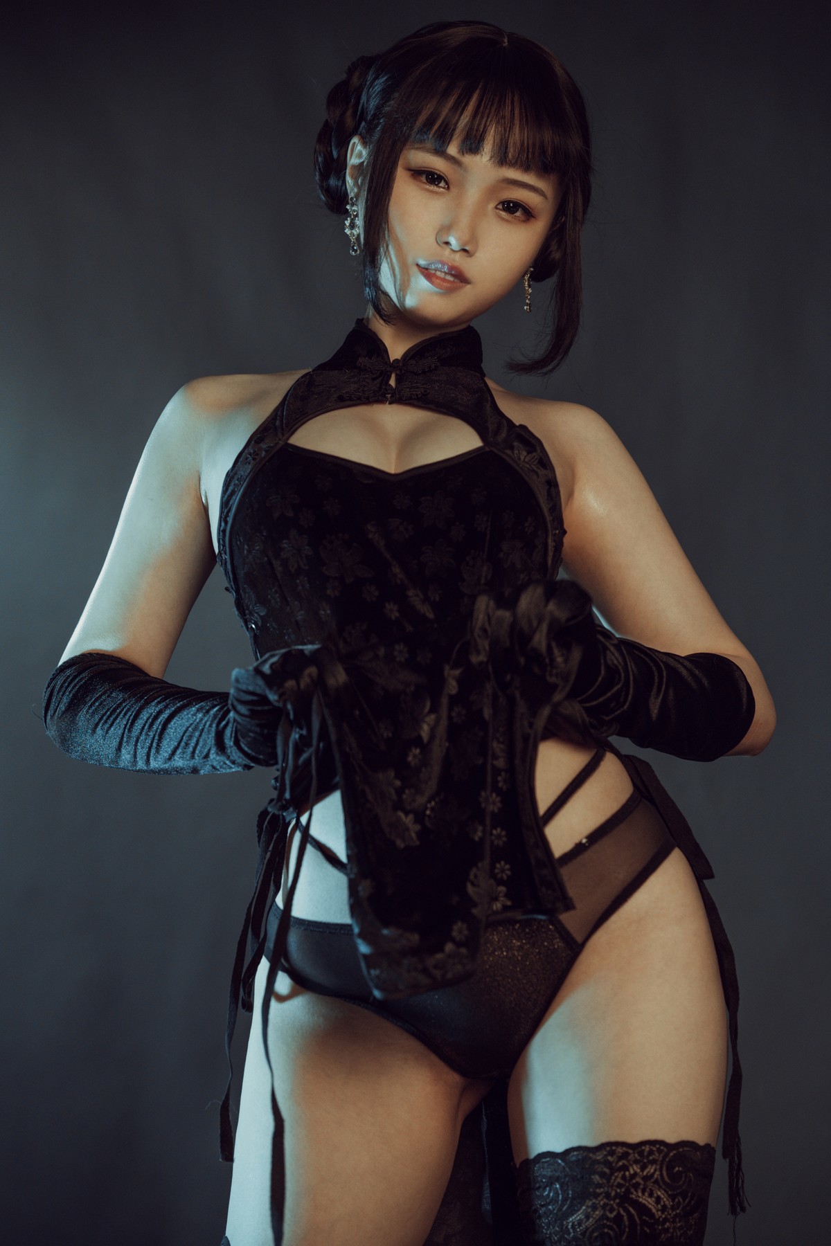 Cosplay 七月喵子 穿旗袍耍剑 3