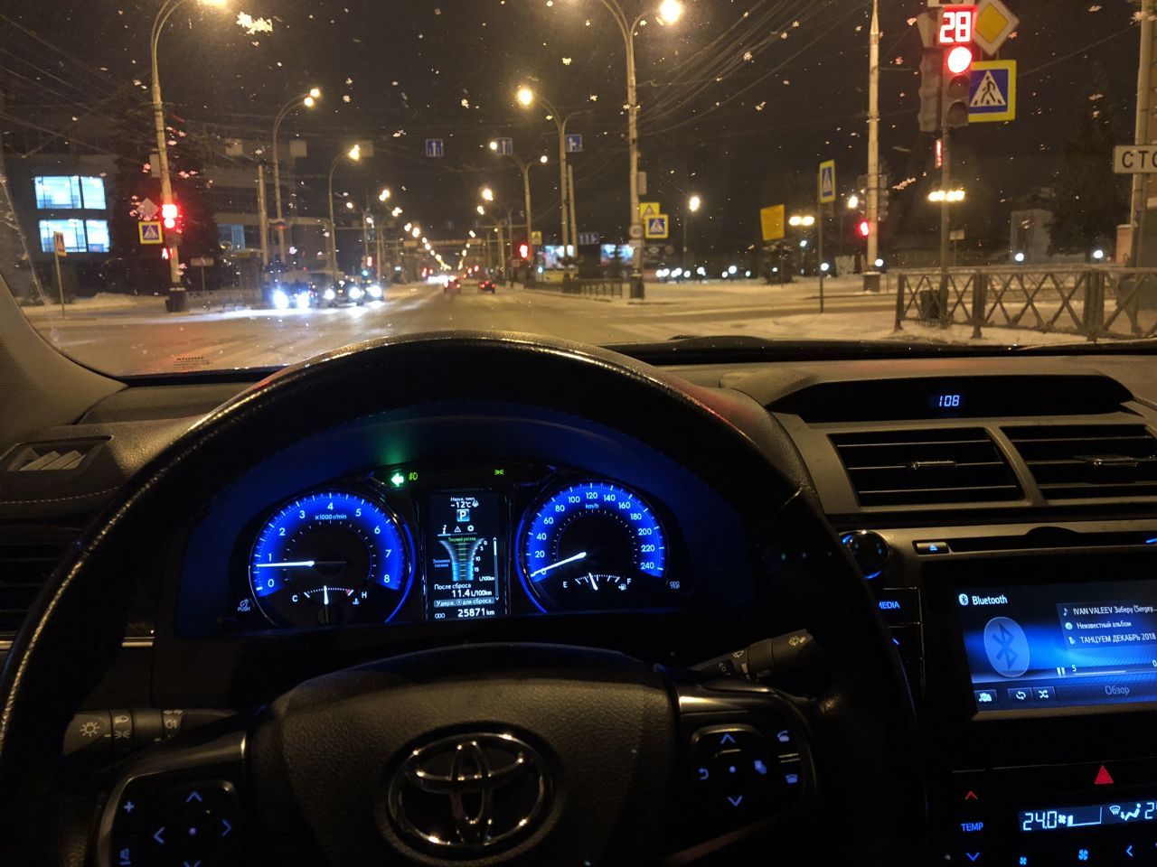 Тойота Камри руль ночь