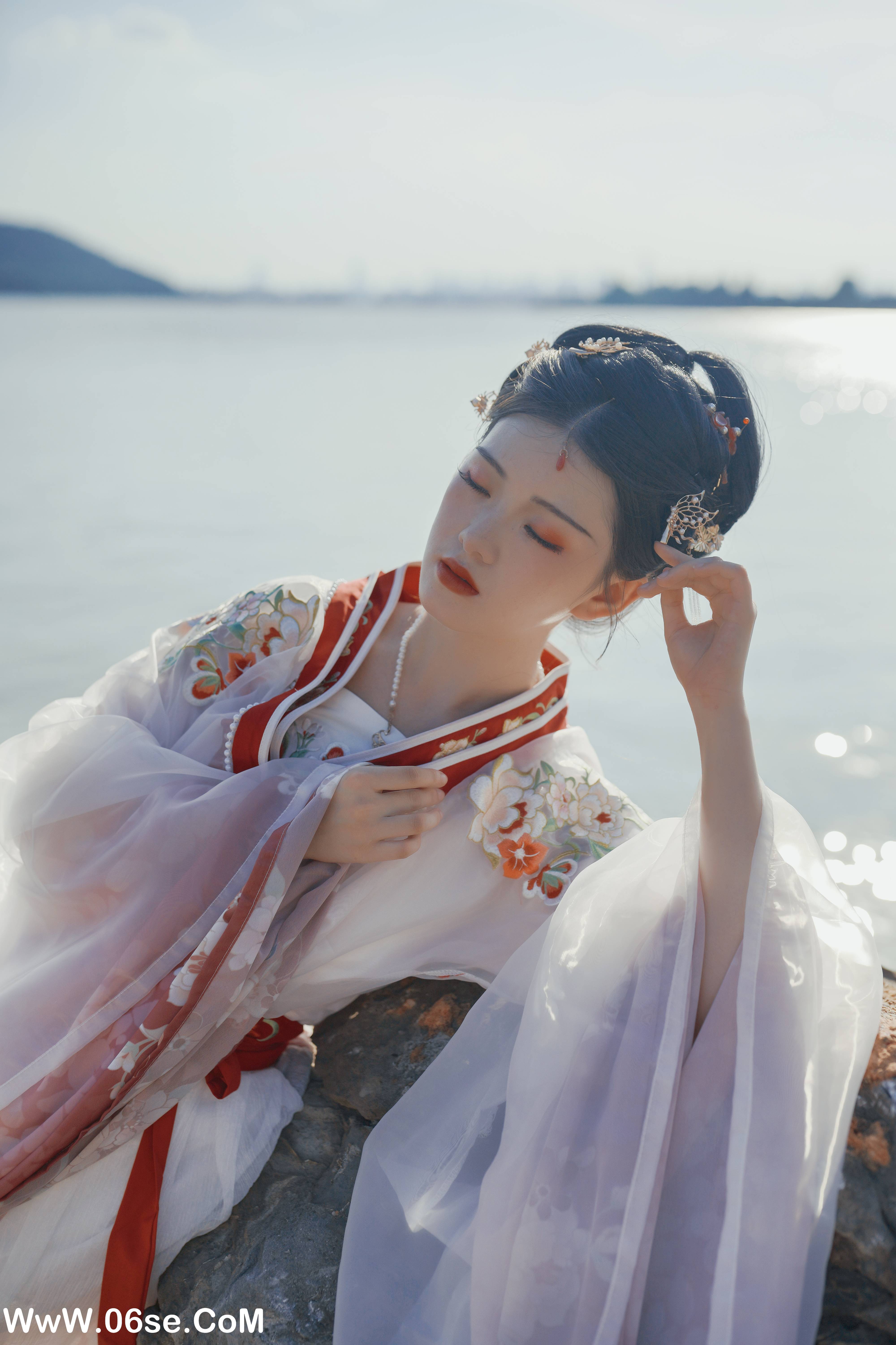 图片[20]-[YITUYU艺图语]2022.08.14 总有人间一两风 悦璃[23+1P／334MB]-六色网