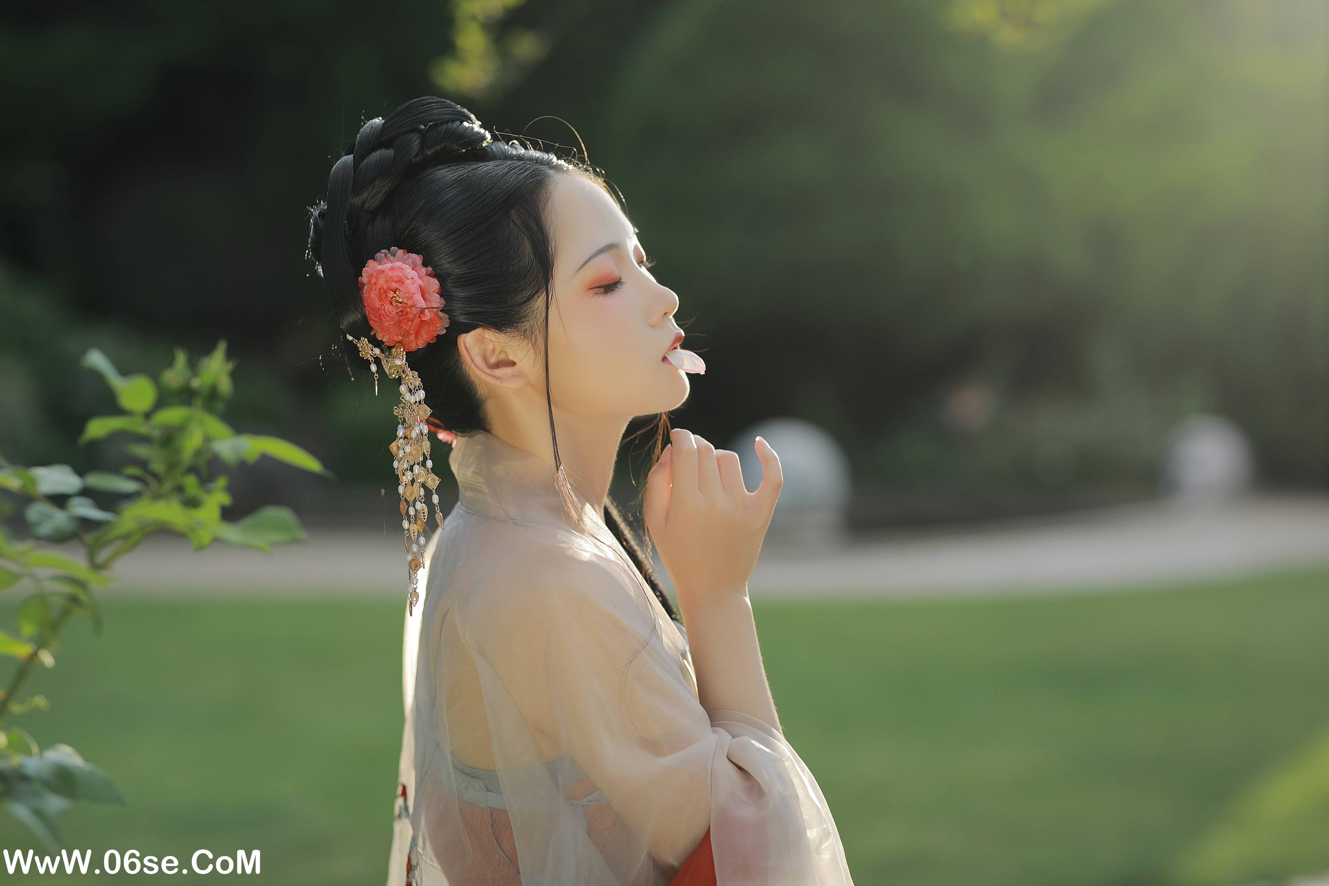 图片[34]-[YITUYU艺图语]2022.09.06 美人迈兮音尘阙 落花人独立[33+1P／662MB]-六色网