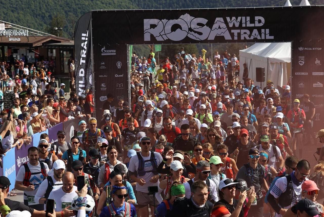 Rolling run. Фестиваль Roza Wild Trail. Rosa Wild Fest фото забега. Run Roll.