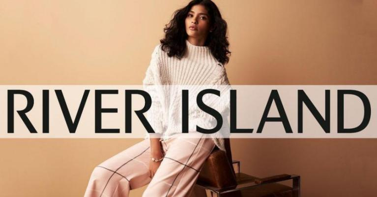 River Island бренд. River Island реклама. Бренд River Island логотип. River Island блоггер.