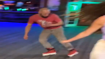 Ligando borracho y con patines
