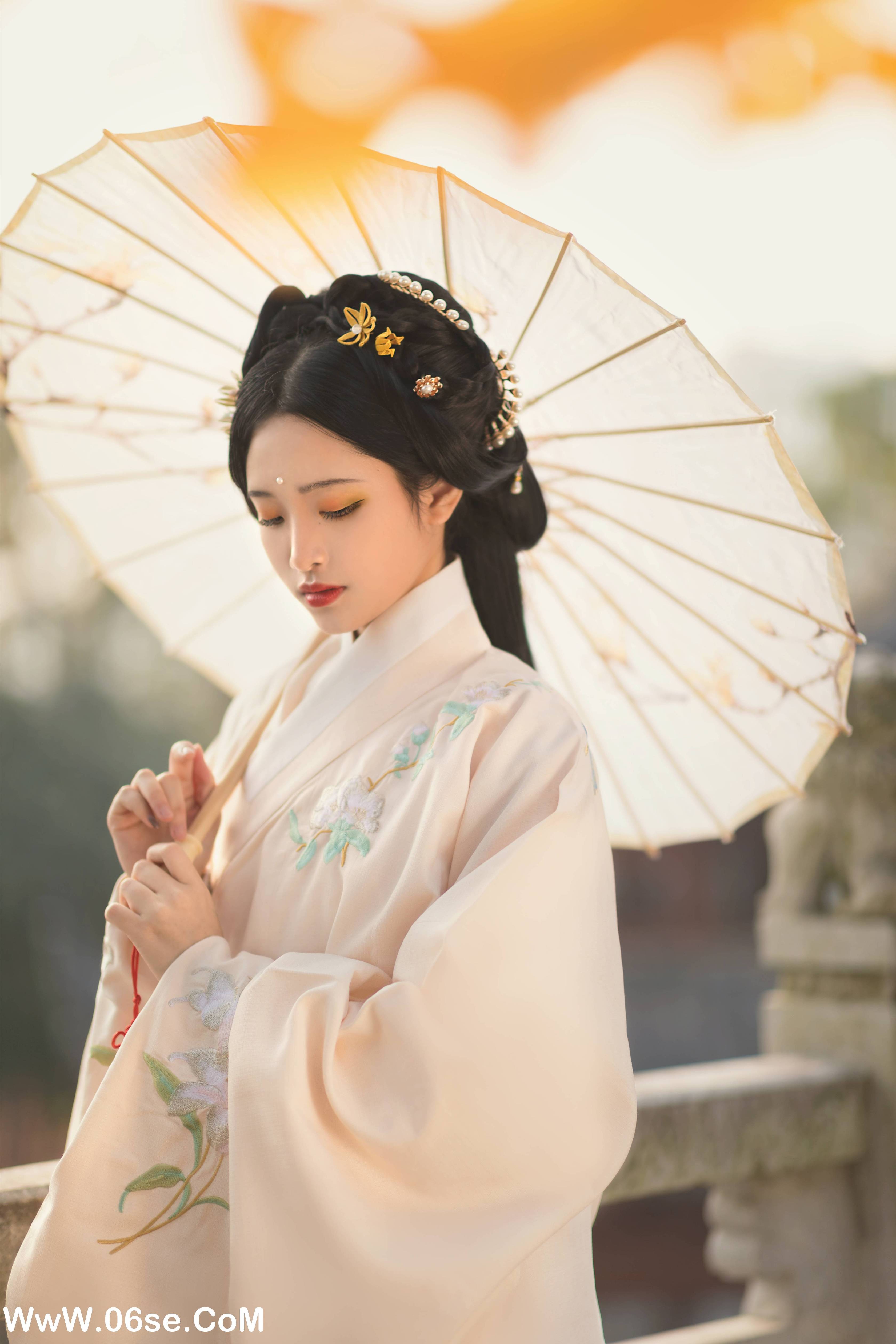 图片[11]-[YITUYU艺图语]2022.12.28 始觉秋风还 是蝶绪咩[19+1P／173MB]-六色网