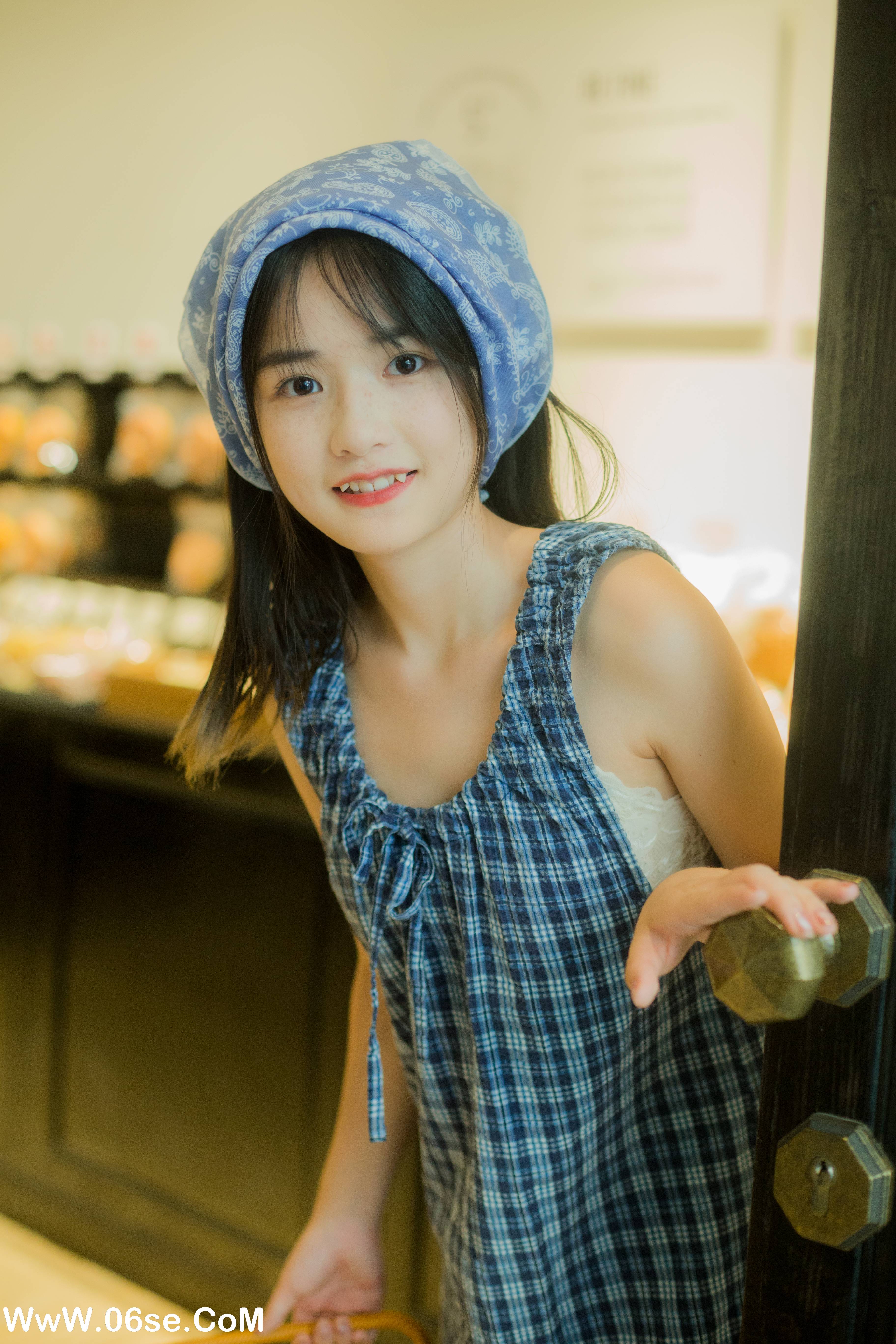 图片[3]-[YITUYU艺图语]2022.10.17 面包店打工日 小怡妹妹cute[33+1P／433MB]-六色网