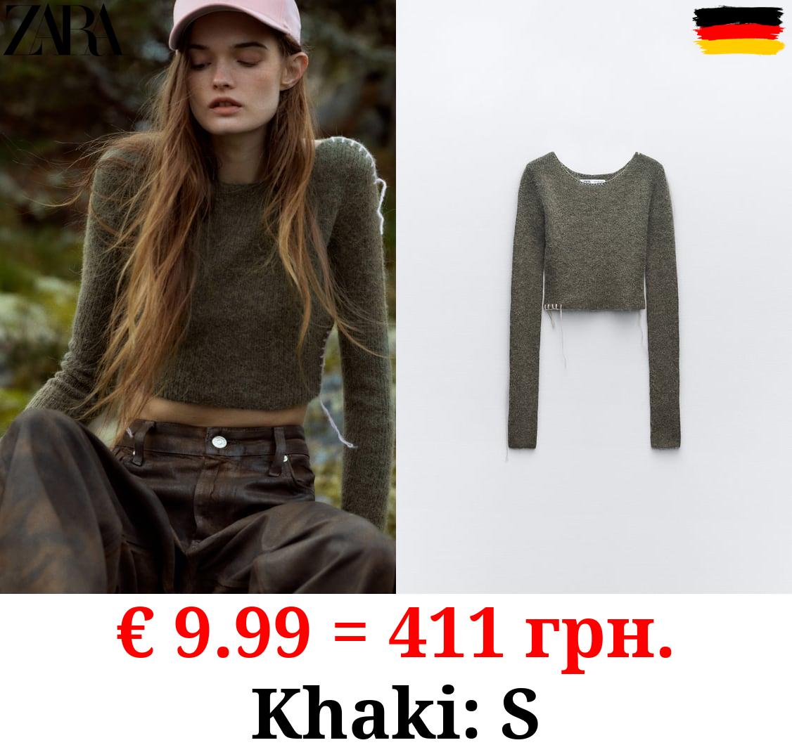 KNIT CROP TOP WITH CONTRAST TOPSTITCHING