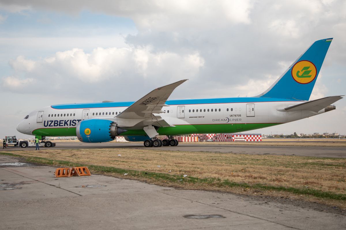 Самолет москва ташкент. Hy 603 Ташкент Москва. Uzbekistan Airways hy603 samaliyoti. Боинг 787 8 Москва Ташкент. Uzbekistan Airways самолёт Hy 634.