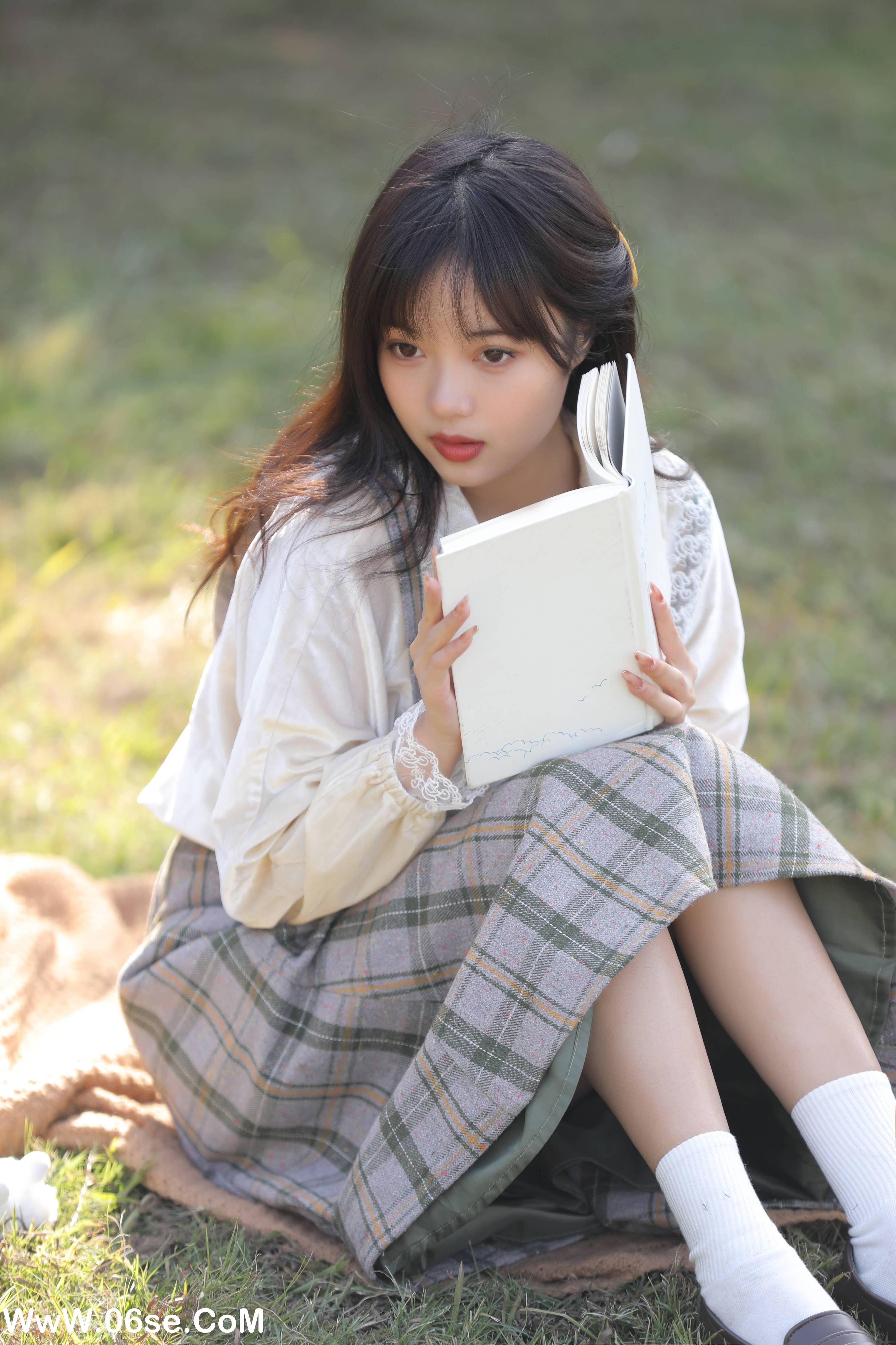 图片[33]-[YITUYU艺图语]2022.11.17 秋信 小薇人儿[34+1P／351MB]-六色网