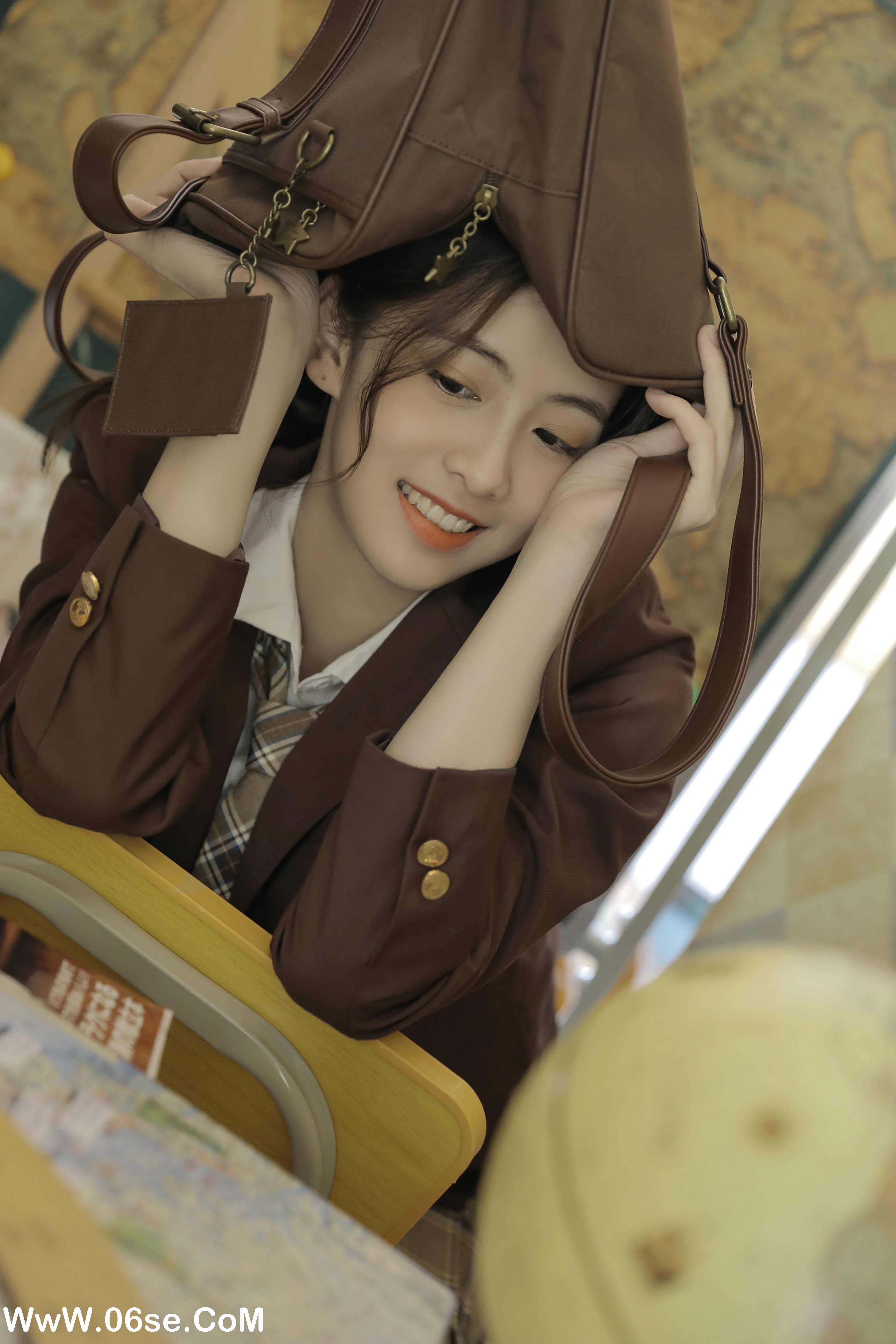 图片[6]-[YITUYU艺图语]2022.07.13 下节课自习 潘珺雅[19+1P／90.3MB]-六色网