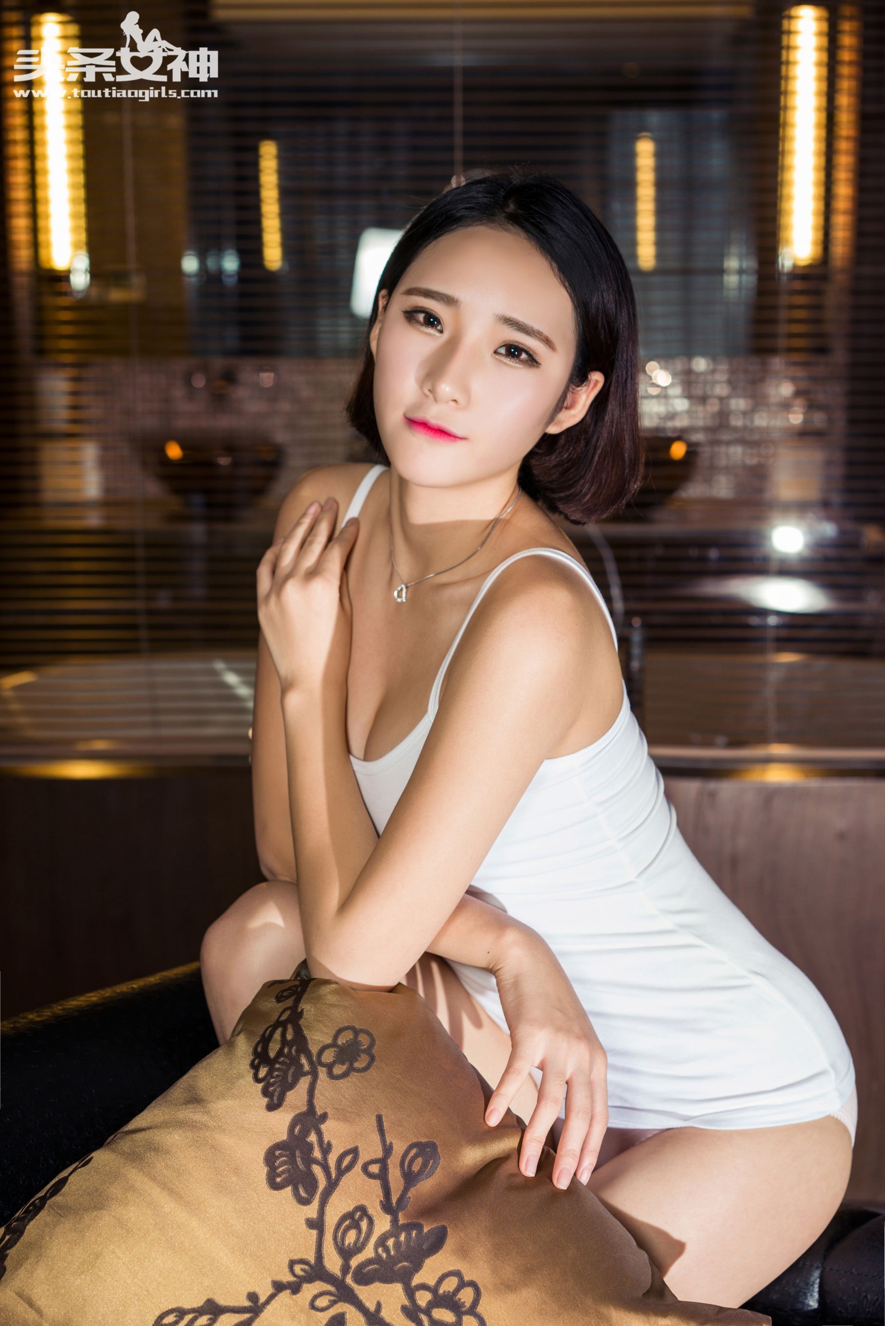 秦若兮《芊芊玉足_黄昏的邂诟》_[头条女神]-写真图集共57P 9