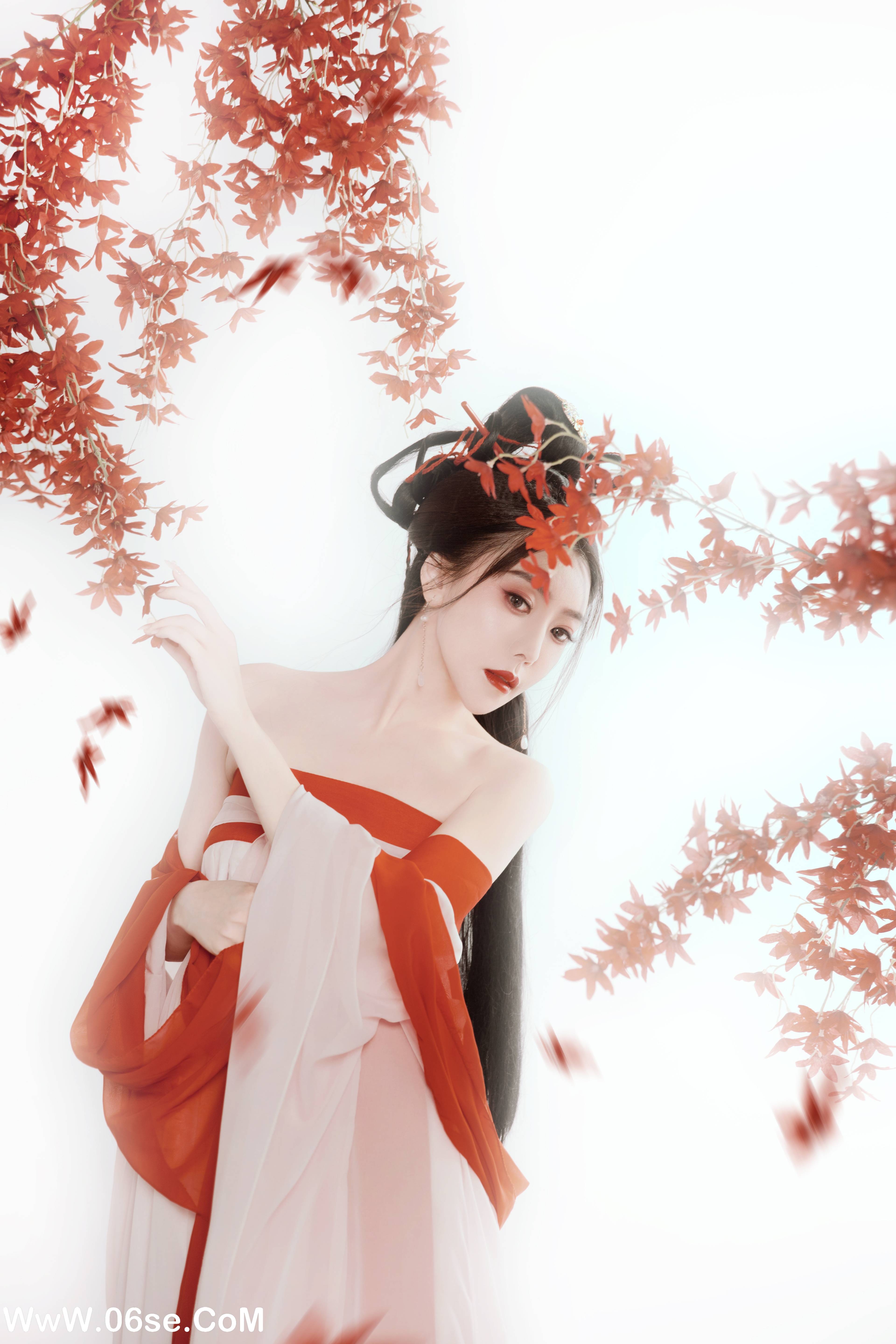 图片[12]-[YITUYU艺图语]2022.12.21 枫叶飘红 雪宝[21+1P／168MB]-六色网