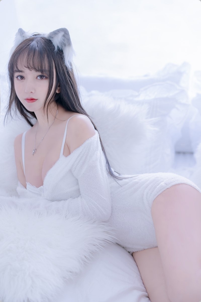[Cos]过期米线线喵 - 小白狼[56P] 33
