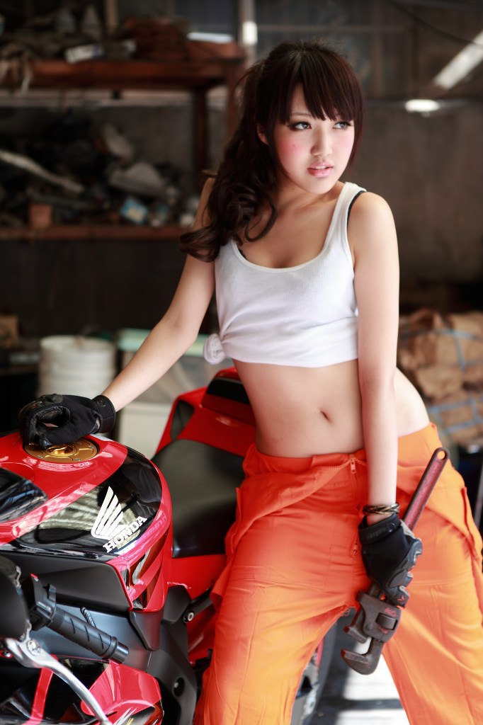 [Image: 3aae4d83696b68e8639b5.jpg]