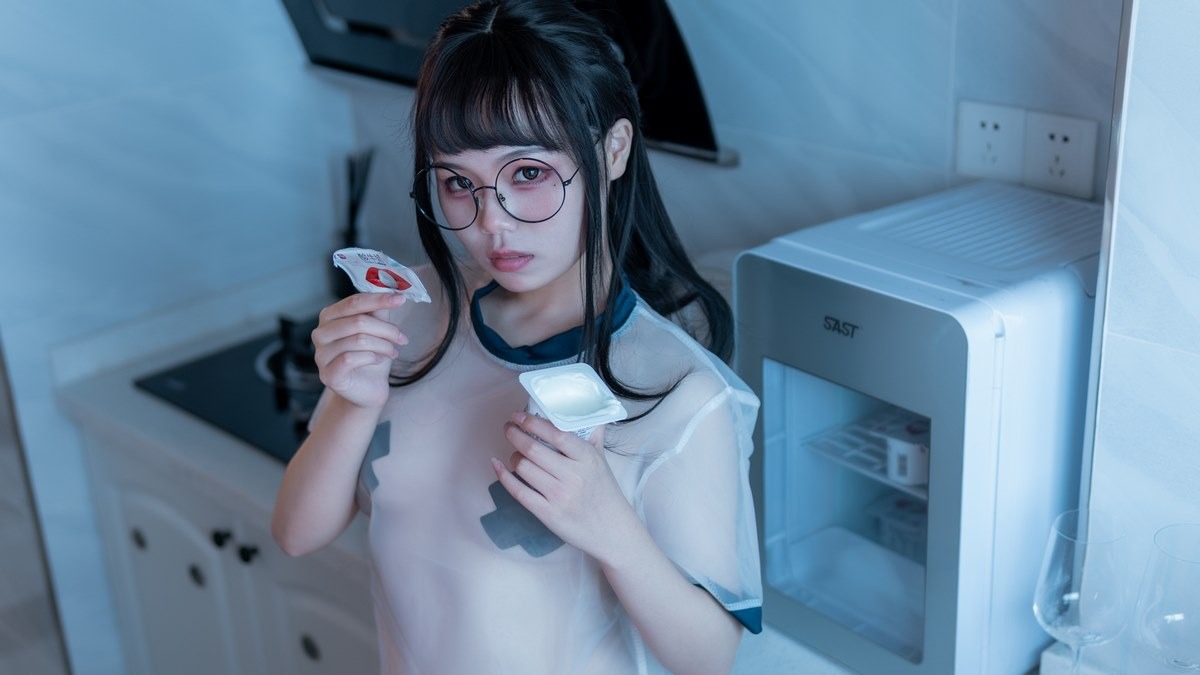 [Cos]七月喵子 - 喝酸奶的眼镜娘[35P] 28